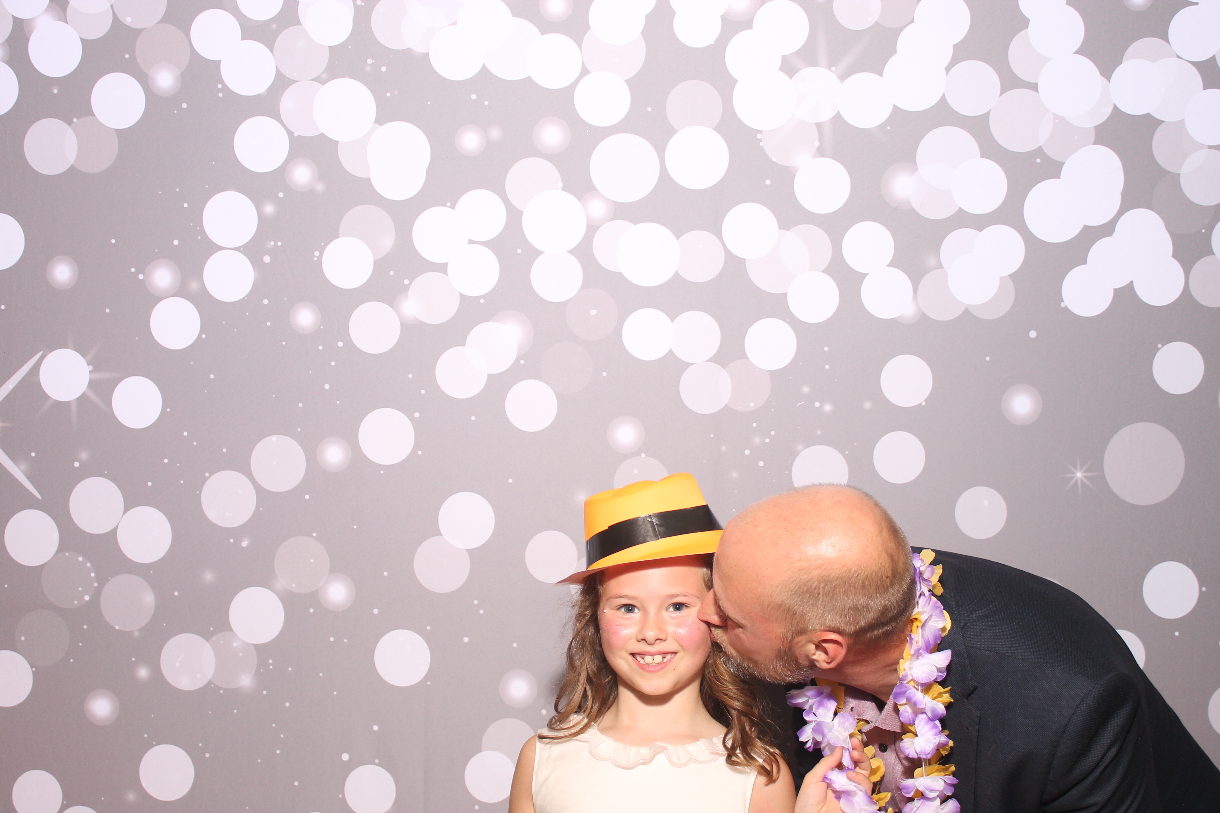 Mariemount Father Daughter Dance | View more photos from the event at gallery.photoboothcincy.com/u/PhotoBoothCincy/Mariemount-Father-Daughter-Dance-0