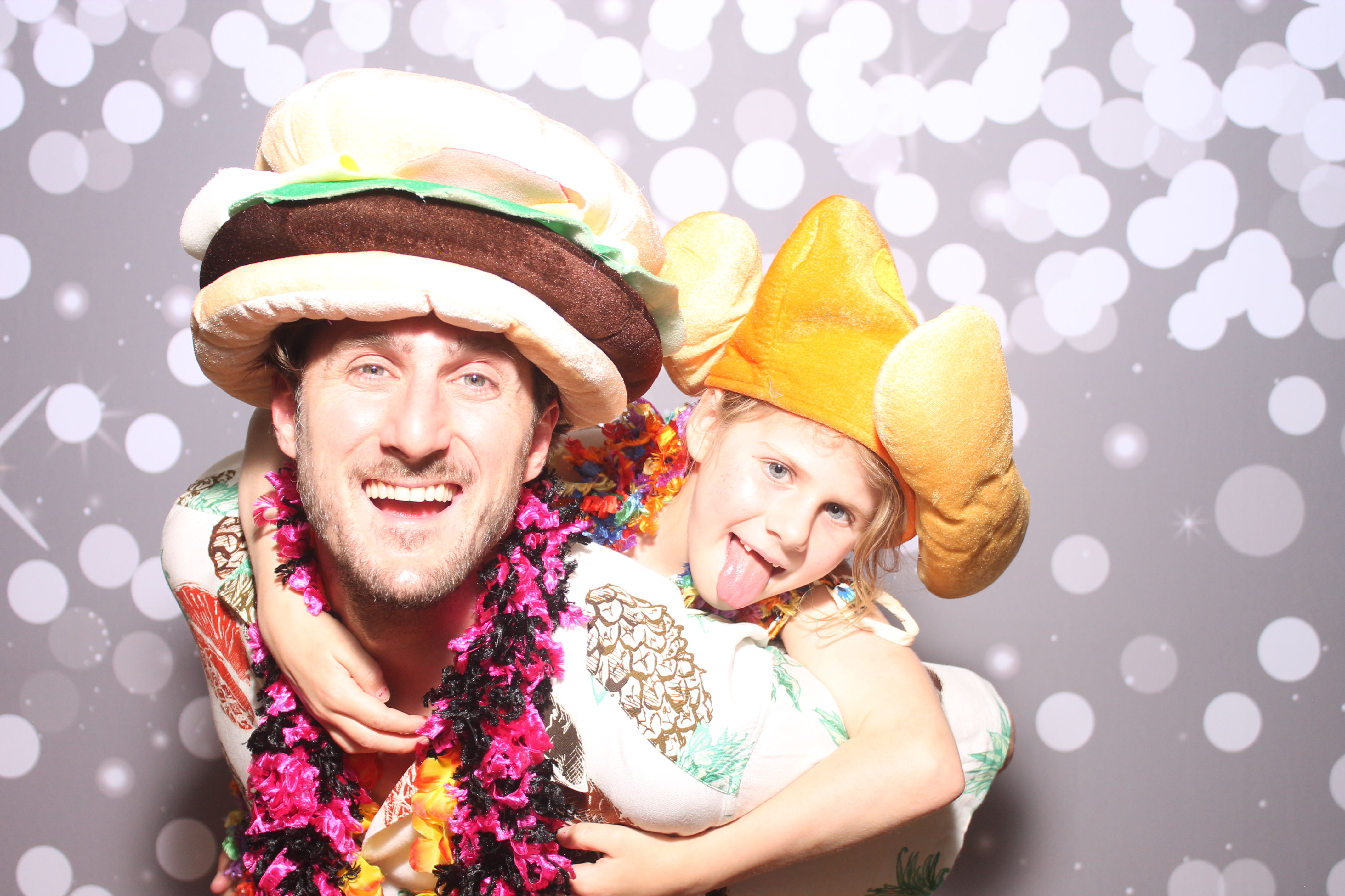 Mariemount Father Daughter Dance | View more photos from the event at gallery.photoboothcincy.com/u/PhotoBoothCincy/Mariemount-Father-Daughter-Dance-0