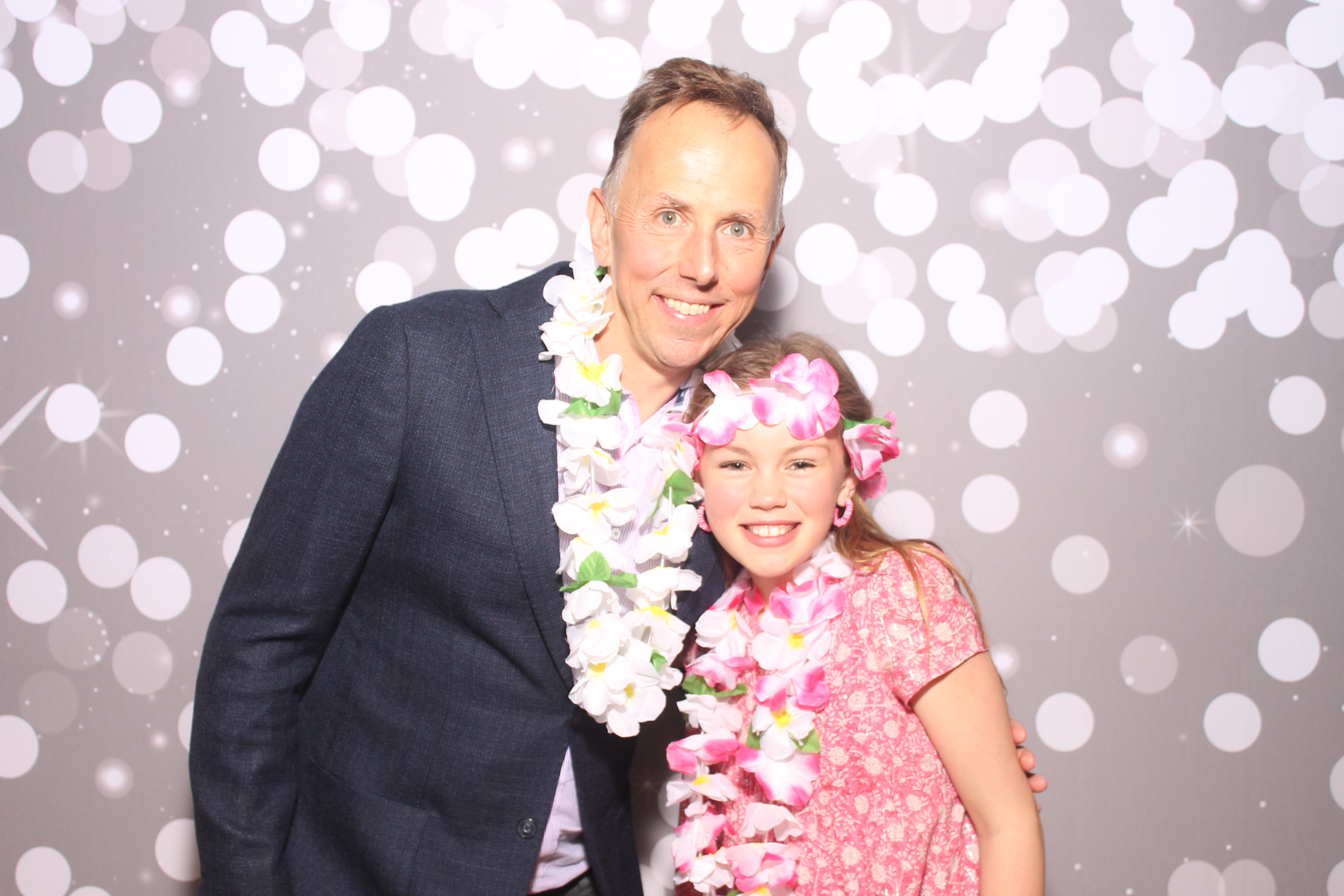 Mariemount Father Daughter Dance | View more photos from the event at gallery.photoboothcincy.com/u/PhotoBoothCincy/Mariemount-Father-Daughter-Dance-0