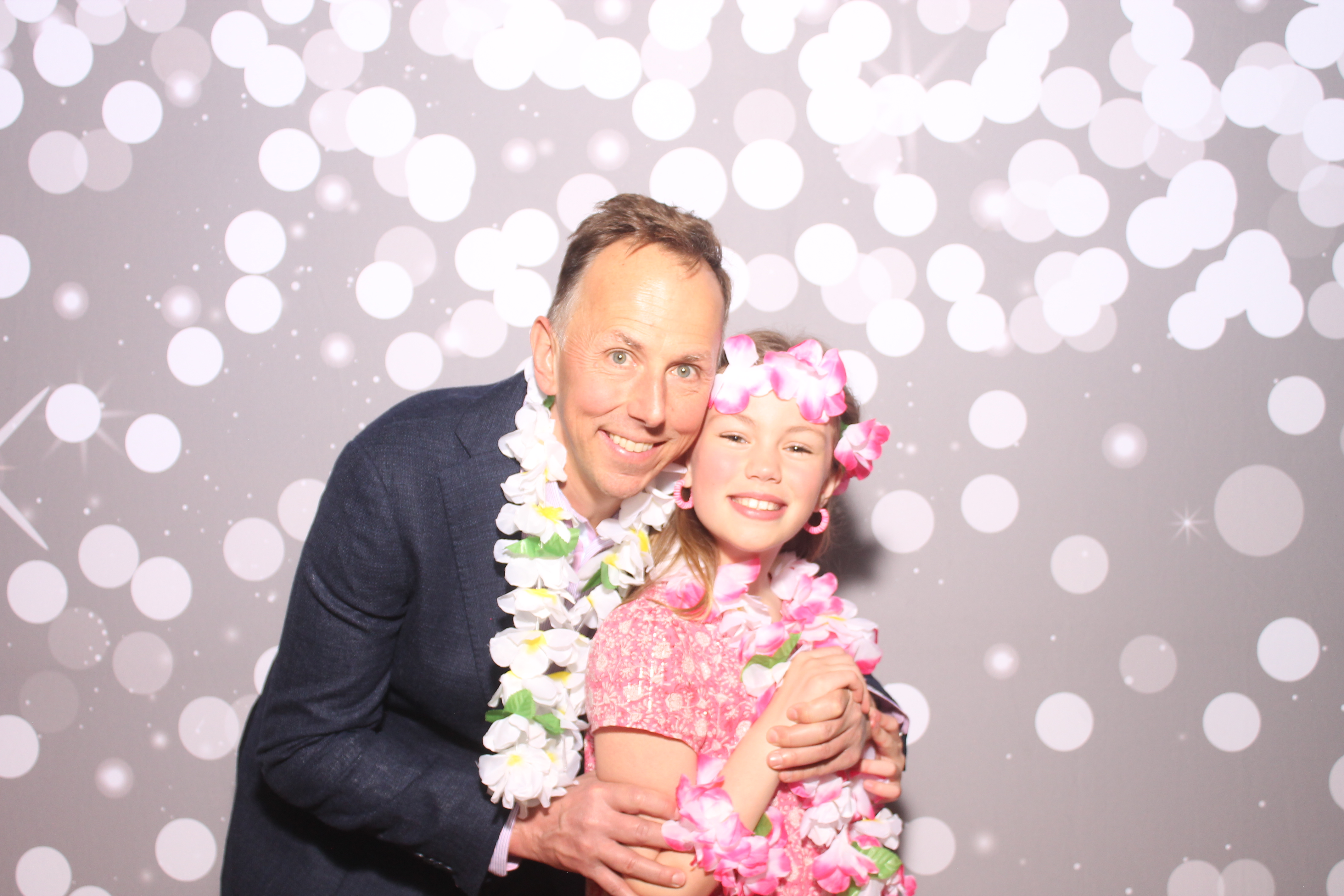 Mariemount Father Daughter Dance | View more photos from the event at gallery.photoboothcincy.com/u/PhotoBoothCincy/Mariemount-Father-Daughter-Dance-0