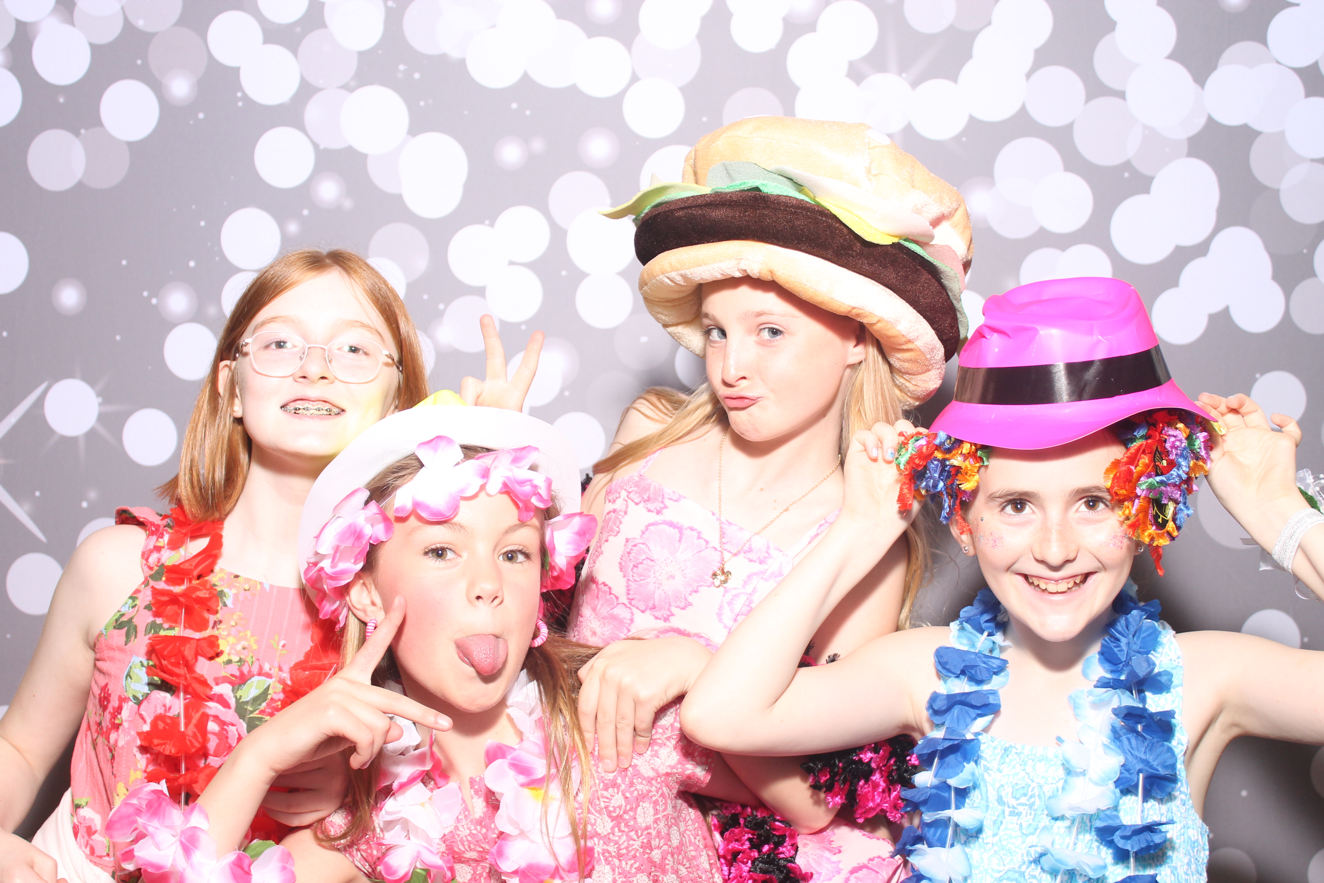 Mariemount Father Daughter Dance | View more photos from the event at gallery.photoboothcincy.com/u/PhotoBoothCincy/Mariemount-Father-Daughter-Dance-0