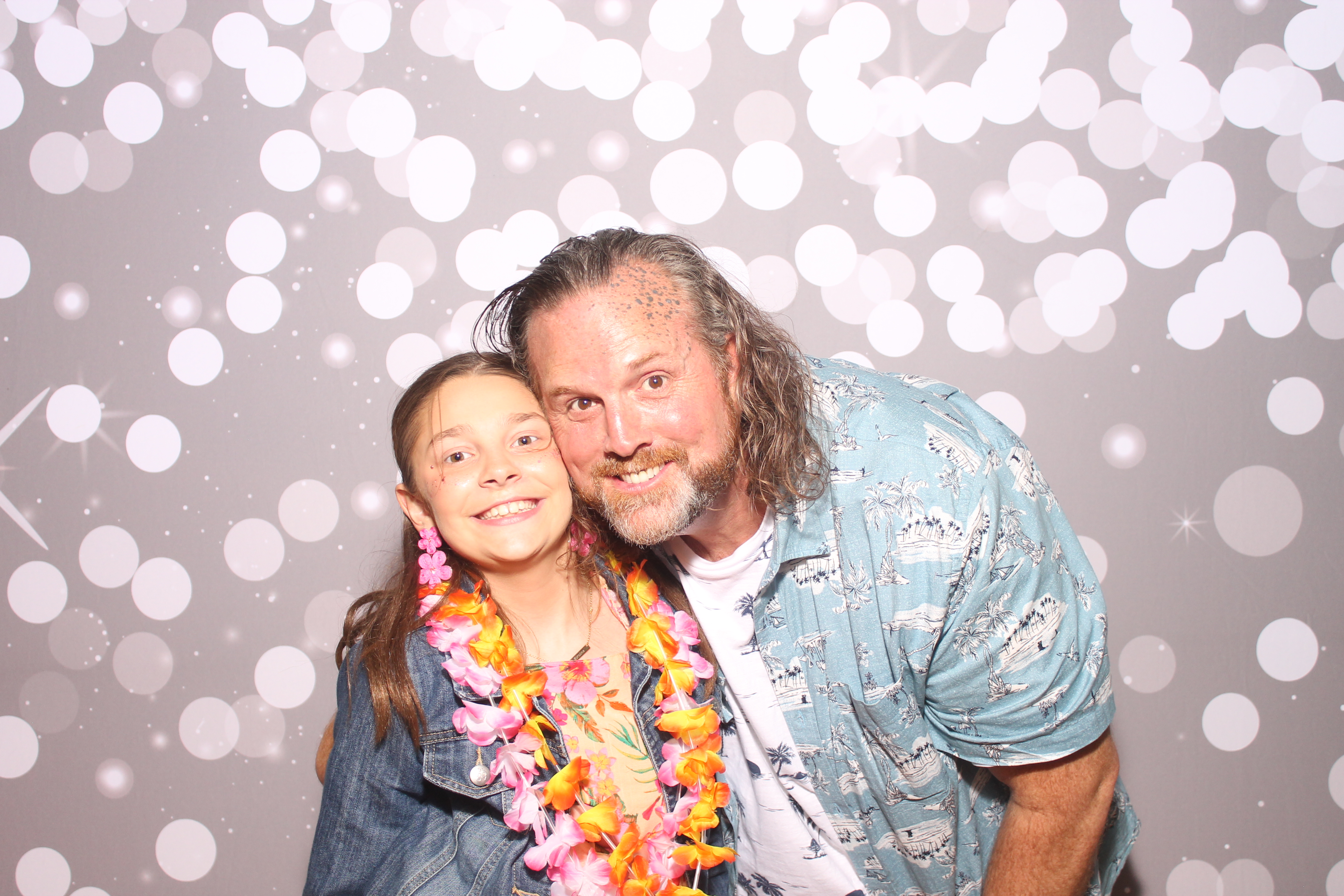 Mariemount Father Daughter Dance | View more photos from the event at gallery.photoboothcincy.com/u/PhotoBoothCincy/Mariemount-Father-Daughter-Dance-0