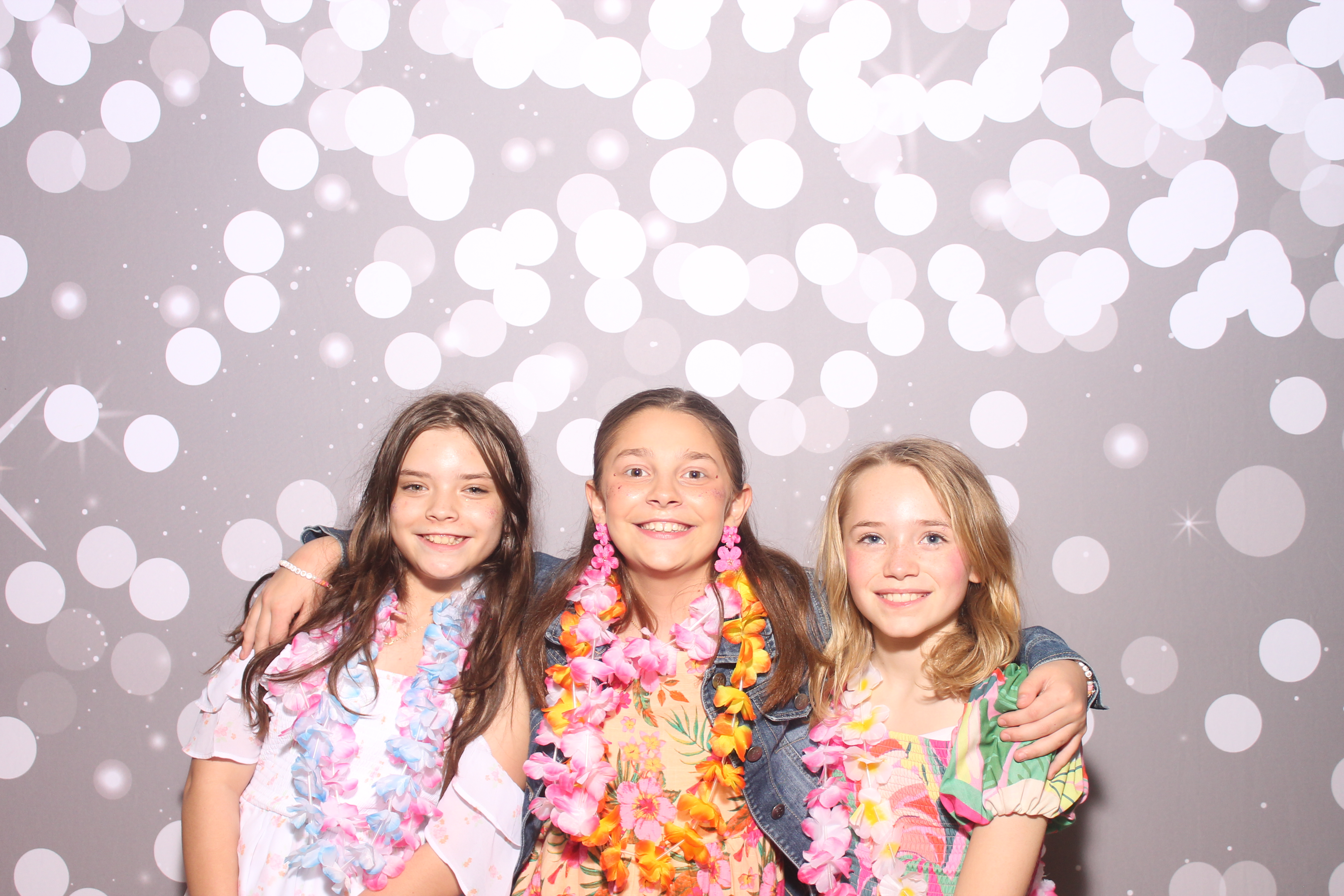 Mariemount Father Daughter Dance | View more photos from the event at gallery.photoboothcincy.com/u/PhotoBoothCincy/Mariemount-Father-Daughter-Dance-0