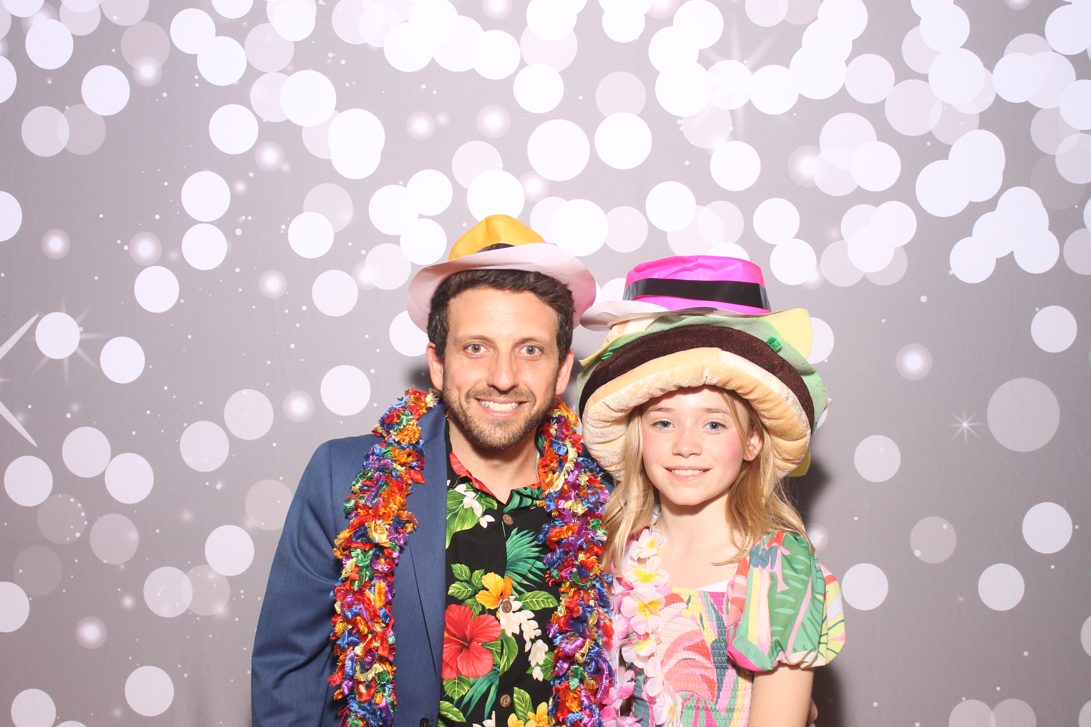Mariemount Father Daughter Dance | View more photos from the event at gallery.photoboothcincy.com/u/PhotoBoothCincy/Mariemount-Father-Daughter-Dance-0