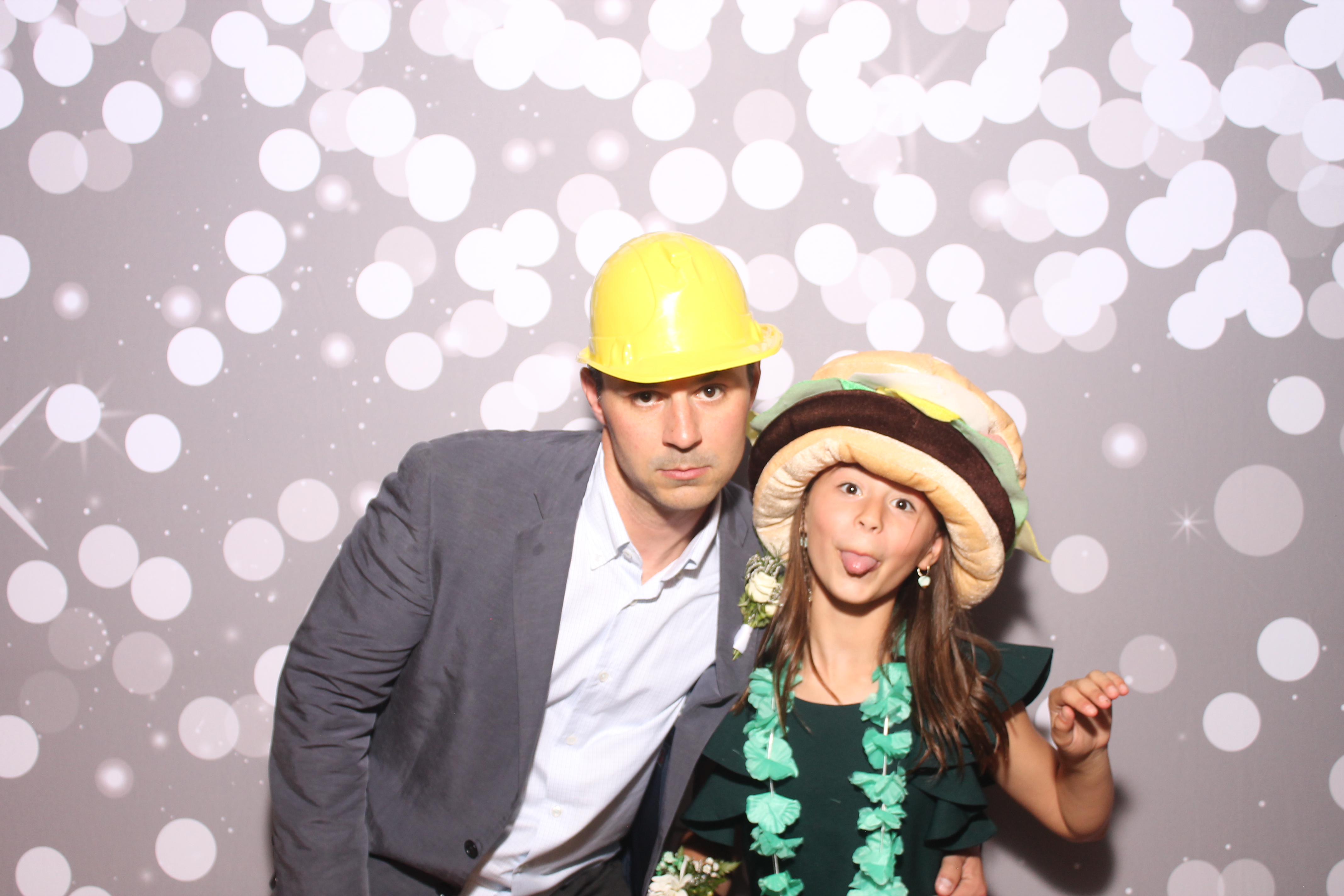 Mariemount Father Daughter Dance | View more photos from the event at gallery.photoboothcincy.com/u/PhotoBoothCincy/Mariemount-Father-Daughter-Dance-0
