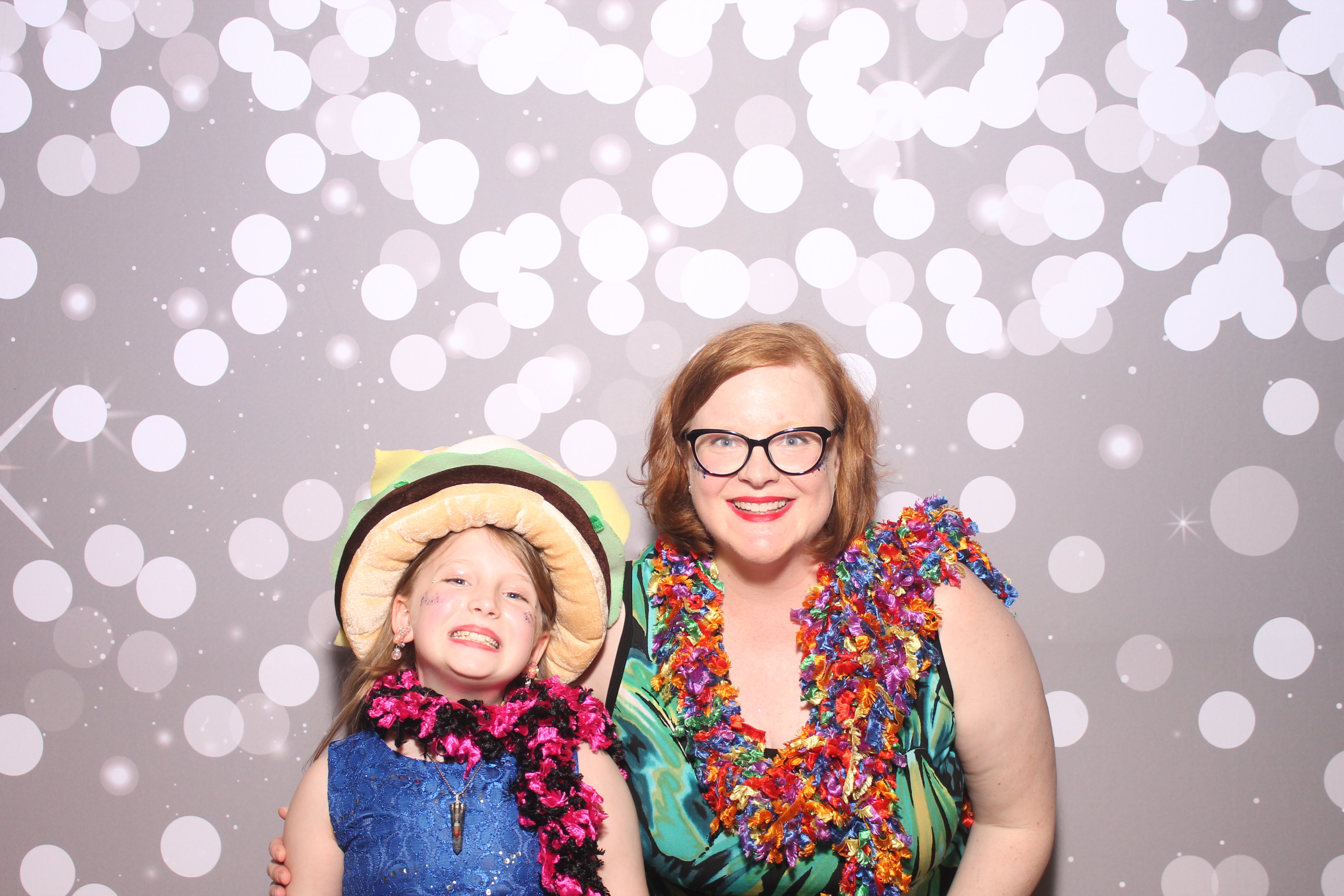 Mariemount Father Daughter Dance | View more photos from the event at gallery.photoboothcincy.com/u/PhotoBoothCincy/Mariemount-Father-Daughter-Dance-0