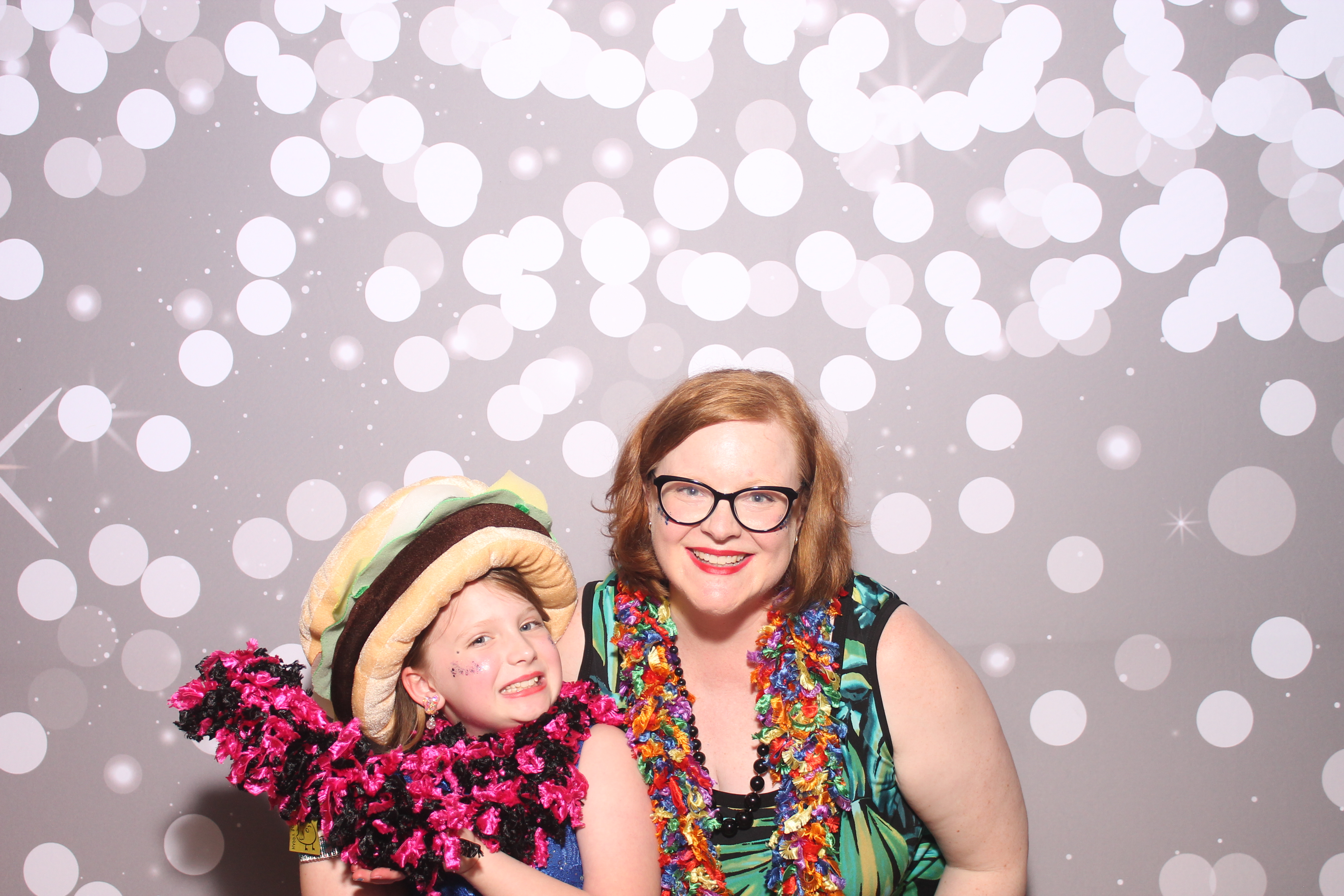 Mariemount Father Daughter Dance | View more photos from the event at gallery.photoboothcincy.com/u/PhotoBoothCincy/Mariemount-Father-Daughter-Dance-0