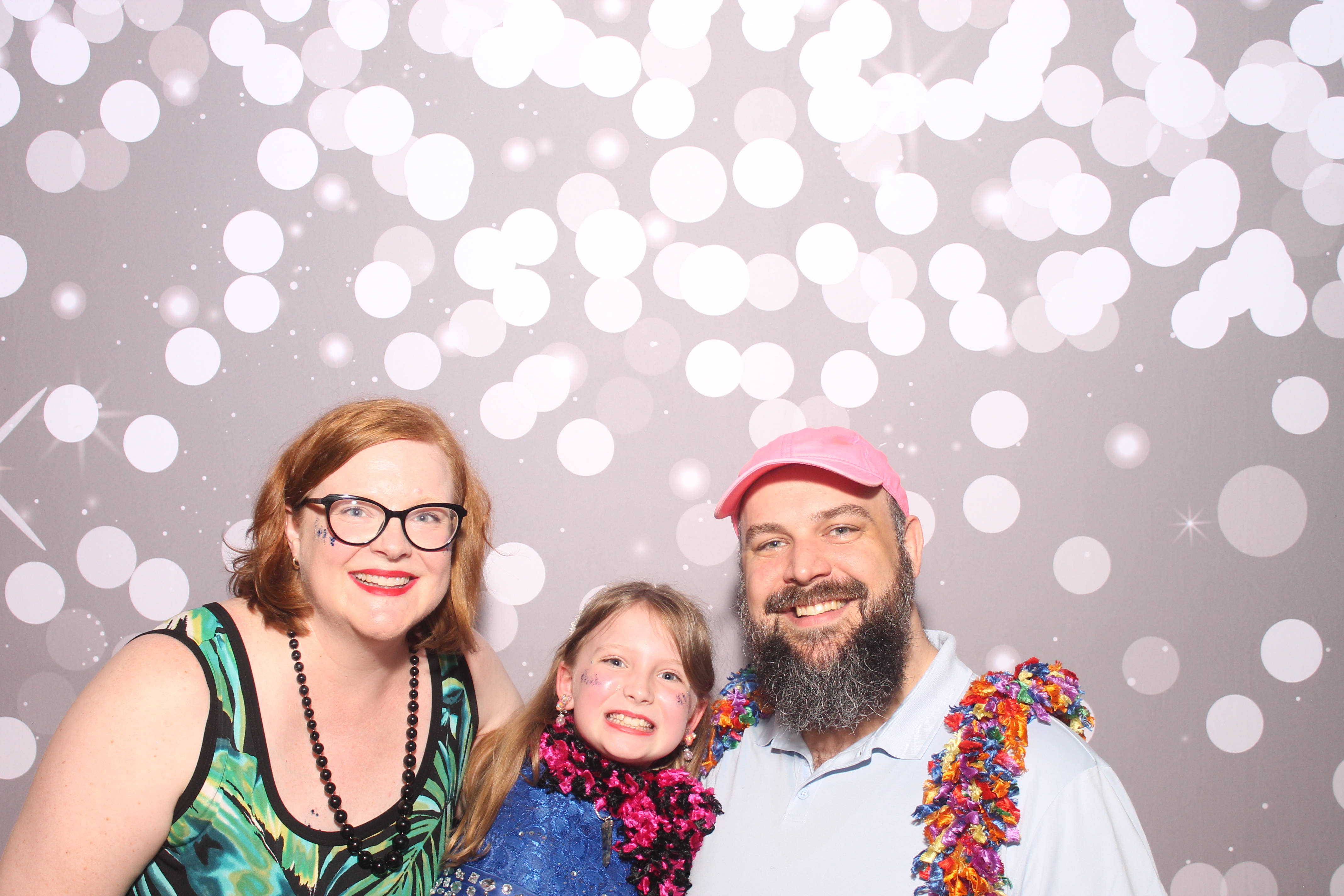Mariemount Father Daughter Dance | View more photos from the event at gallery.photoboothcincy.com/u/PhotoBoothCincy/Mariemount-Father-Daughter-Dance-0