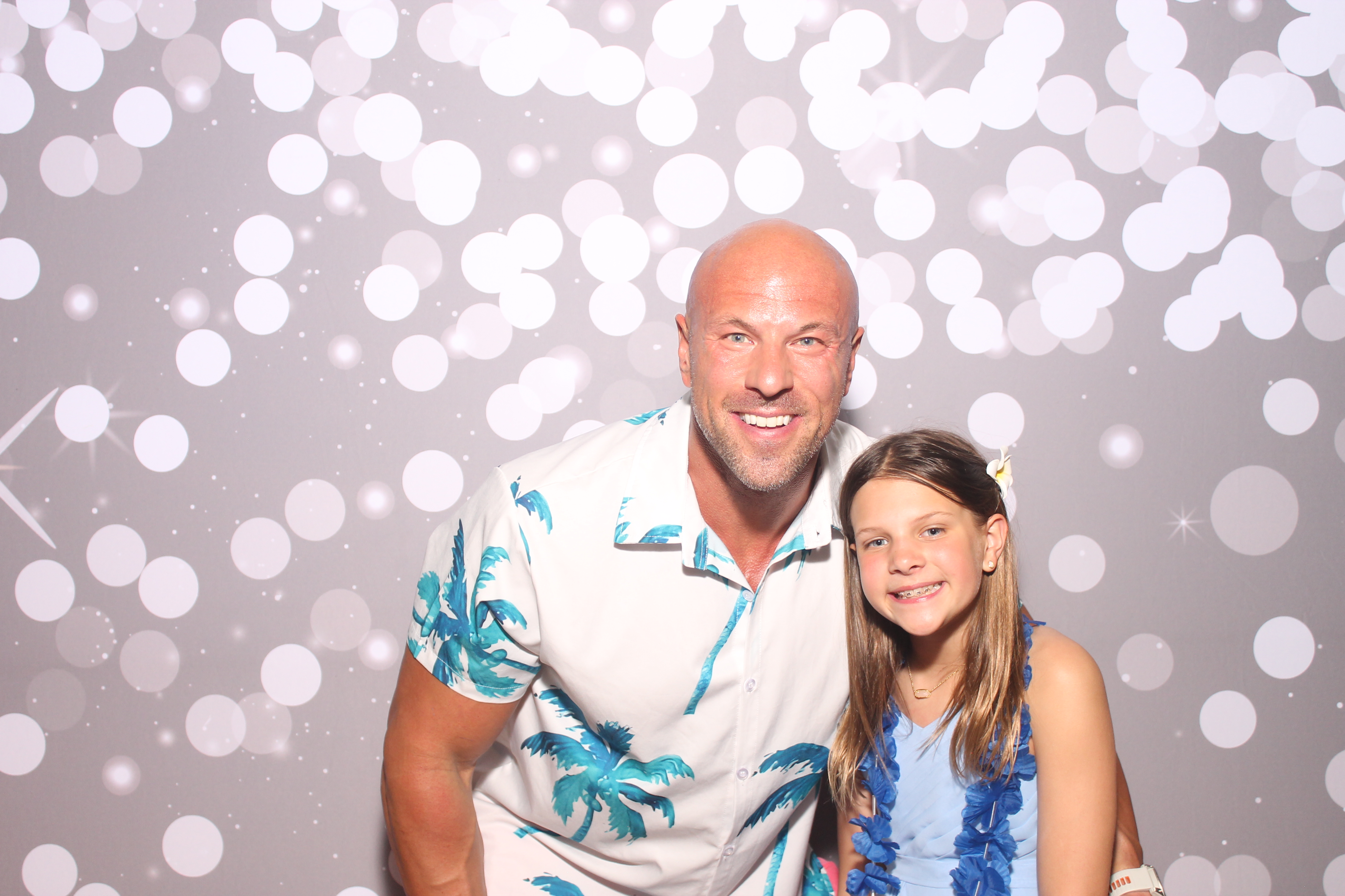 Mariemount Father Daughter Dance | View more photos from the event at gallery.photoboothcincy.com/u/PhotoBoothCincy/Mariemount-Father-Daughter-Dance-0