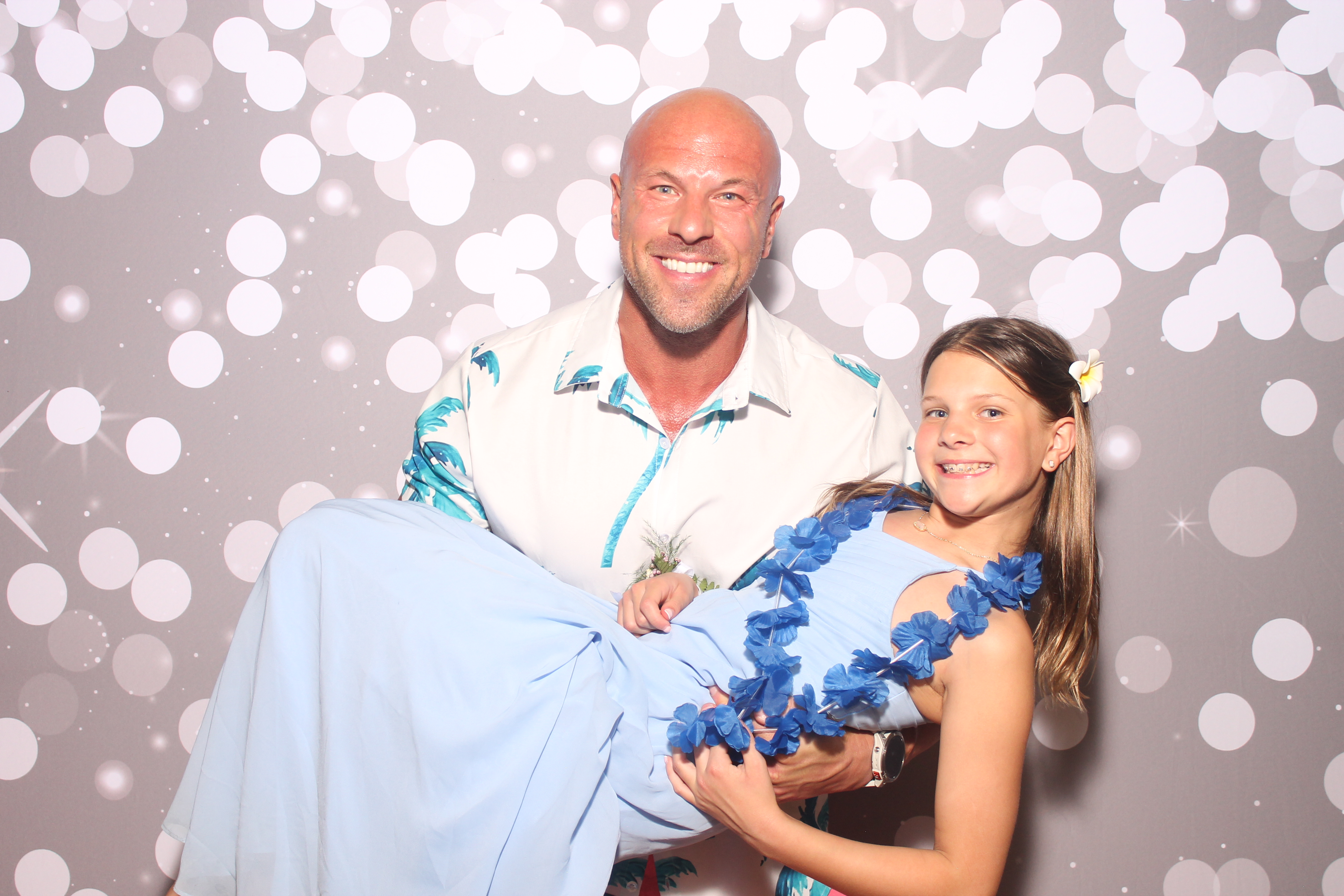 Mariemount Father Daughter Dance | View more photos from the event at gallery.photoboothcincy.com/u/PhotoBoothCincy/Mariemount-Father-Daughter-Dance-0