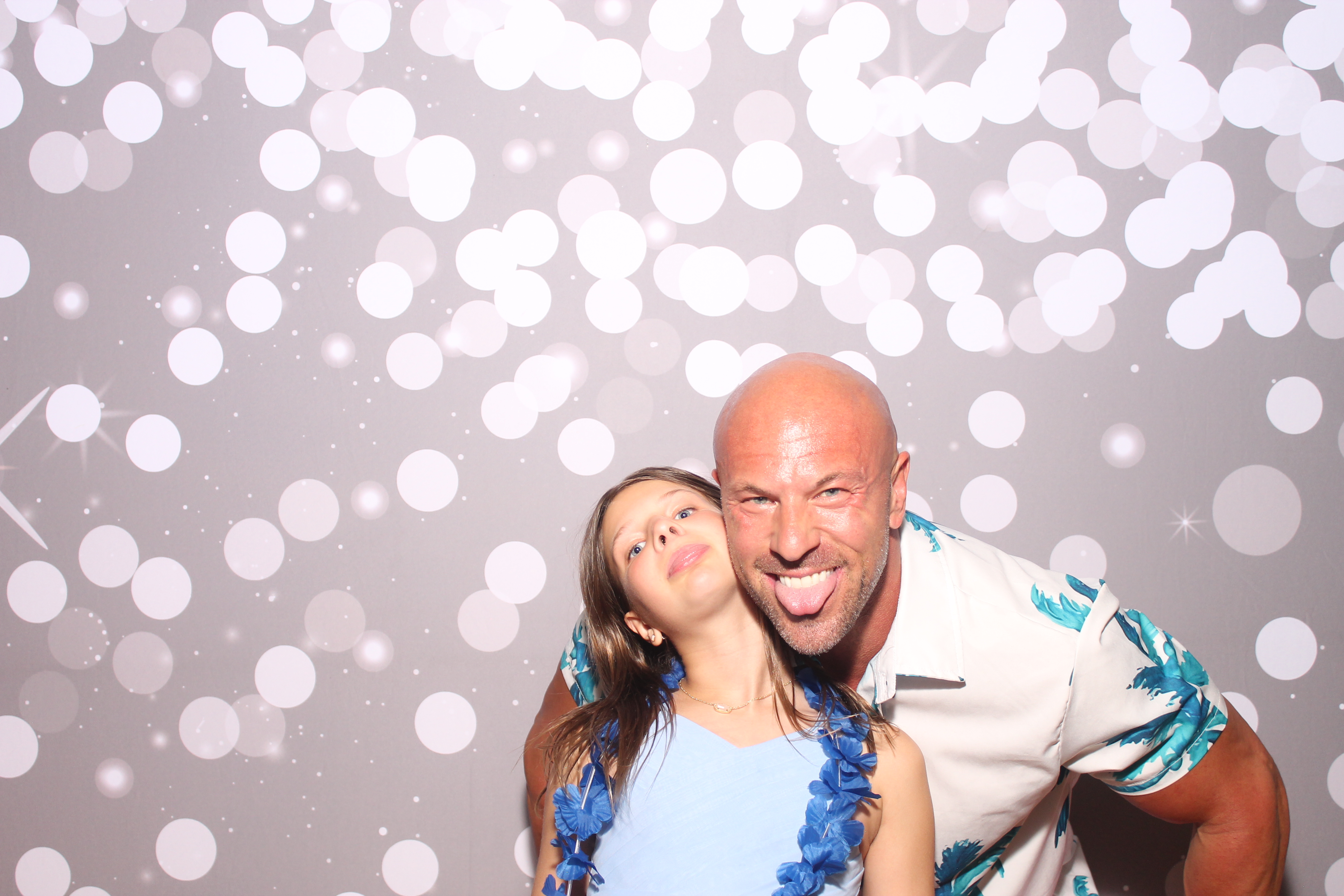 Mariemount Father Daughter Dance | View more photos from the event at gallery.photoboothcincy.com/u/PhotoBoothCincy/Mariemount-Father-Daughter-Dance-0