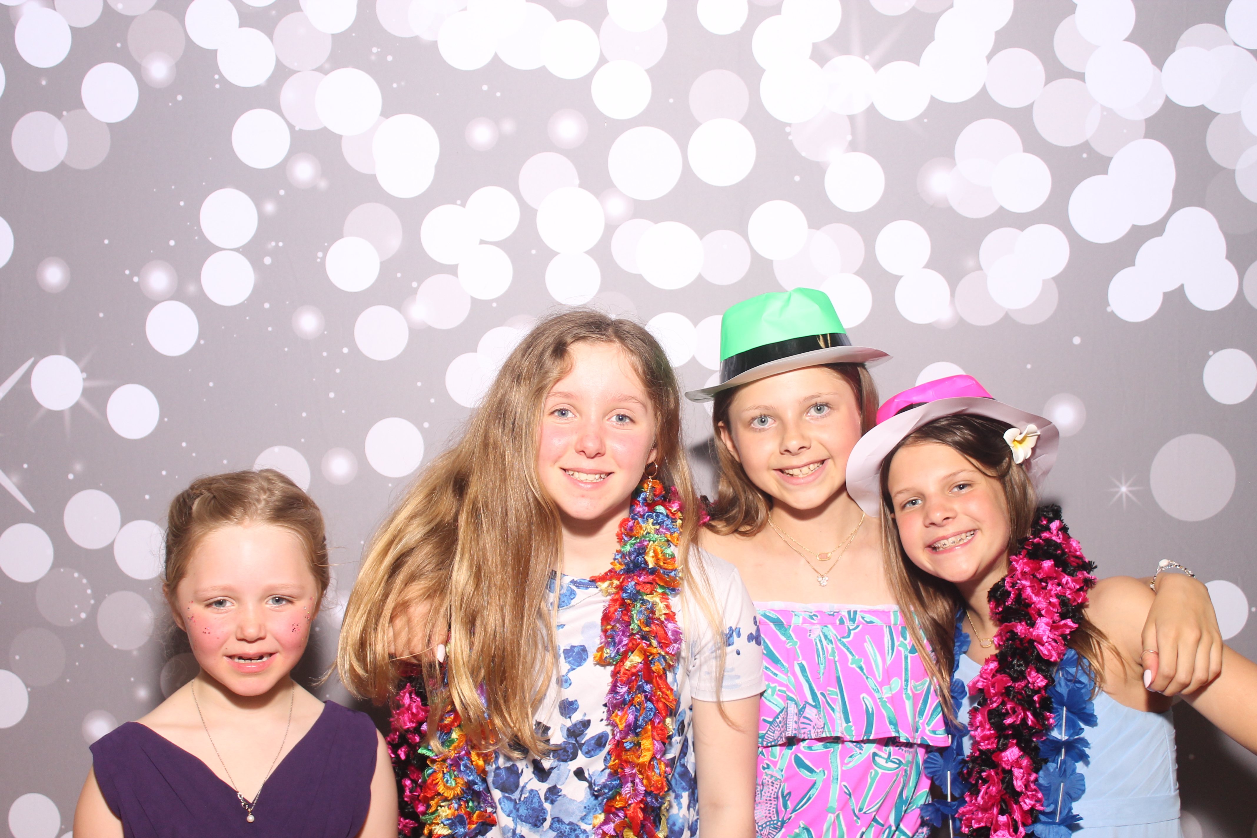 Mariemount Father Daughter Dance | View more photos from the event at gallery.photoboothcincy.com/u/PhotoBoothCincy/Mariemount-Father-Daughter-Dance-0