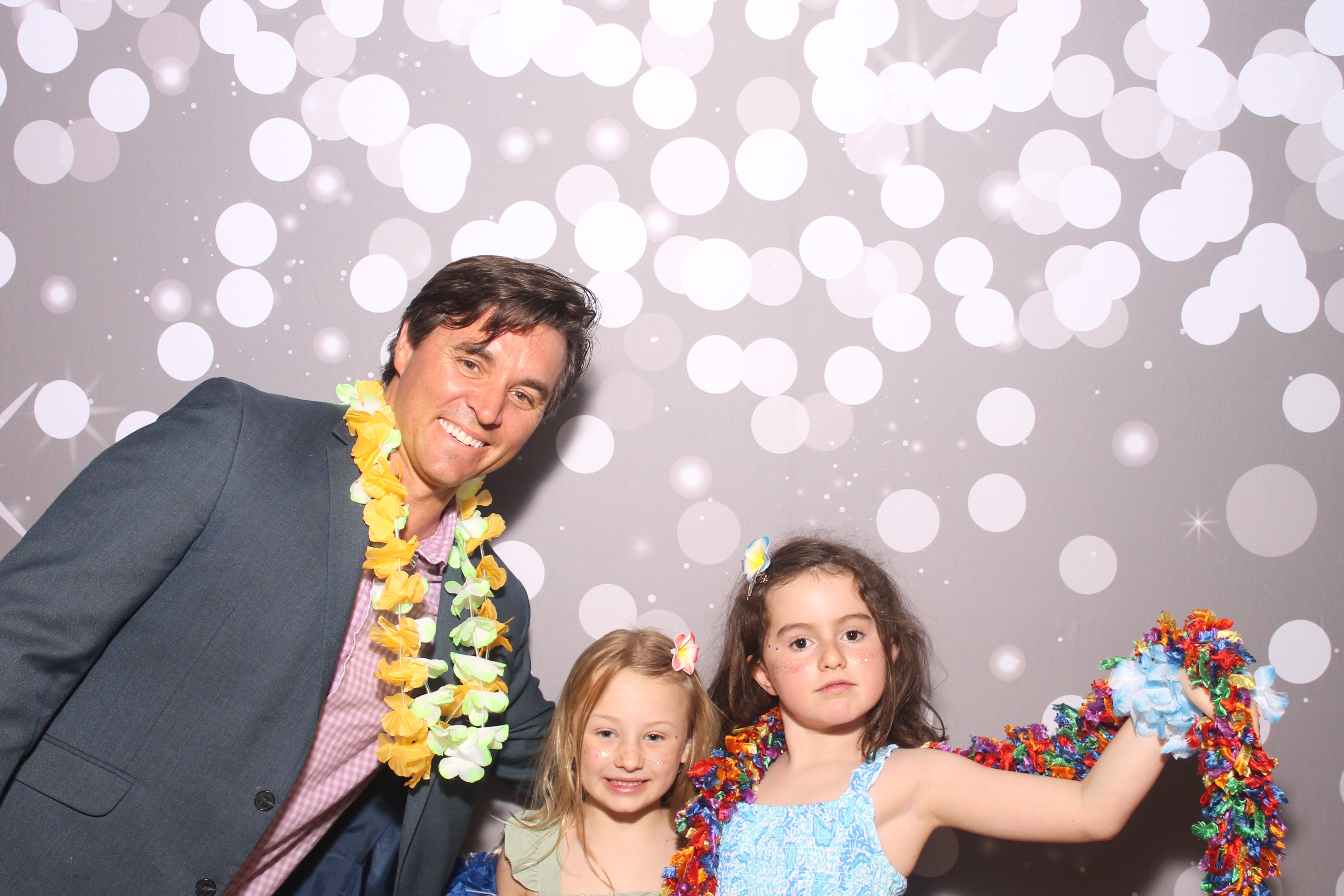 Mariemount Father Daughter Dance | View more photos from the event at gallery.photoboothcincy.com/u/PhotoBoothCincy/Mariemount-Father-Daughter-Dance-0