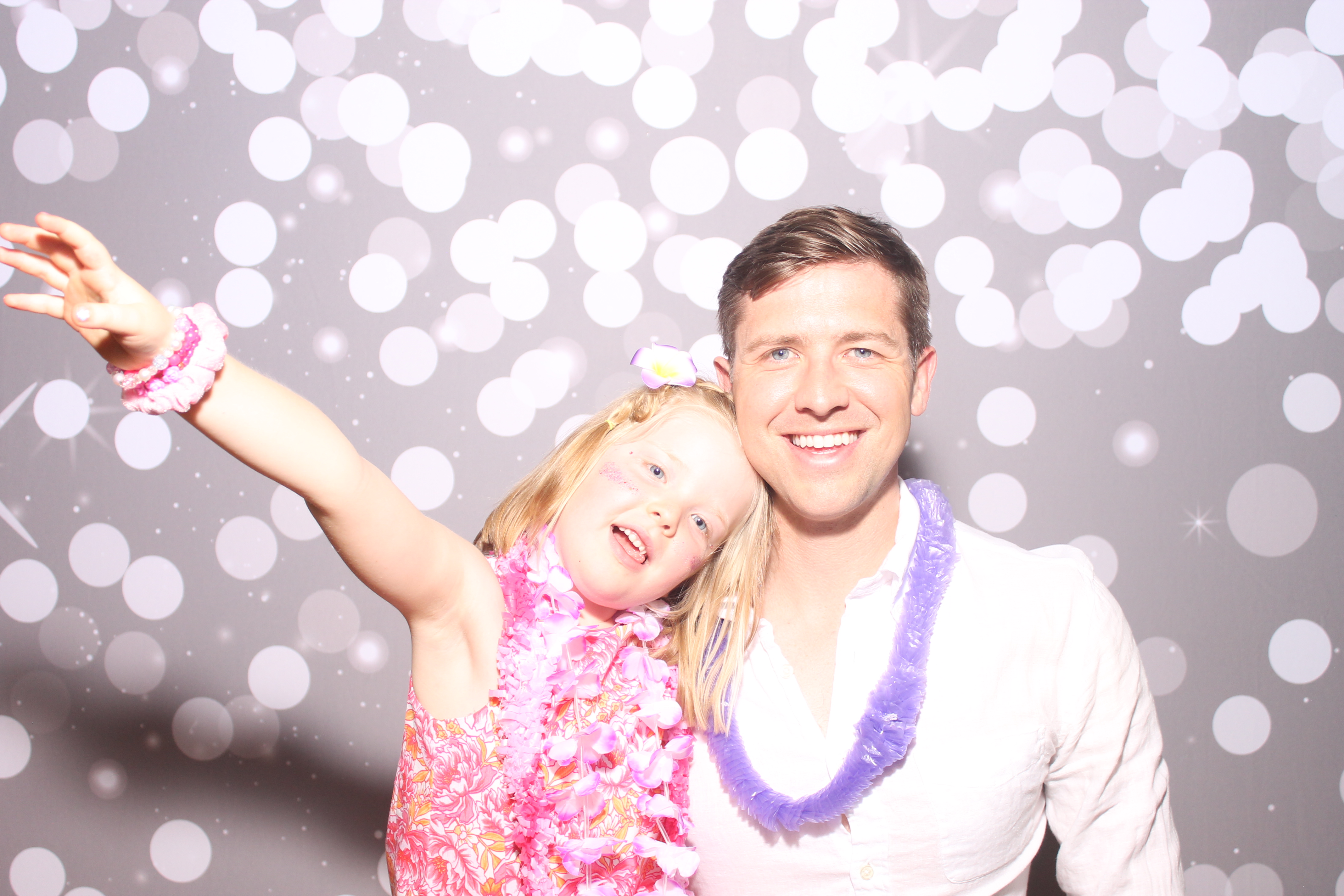 Mariemount Father Daughter Dance | View more photos from the event at gallery.photoboothcincy.com/u/PhotoBoothCincy/Mariemount-Father-Daughter-Dance-0