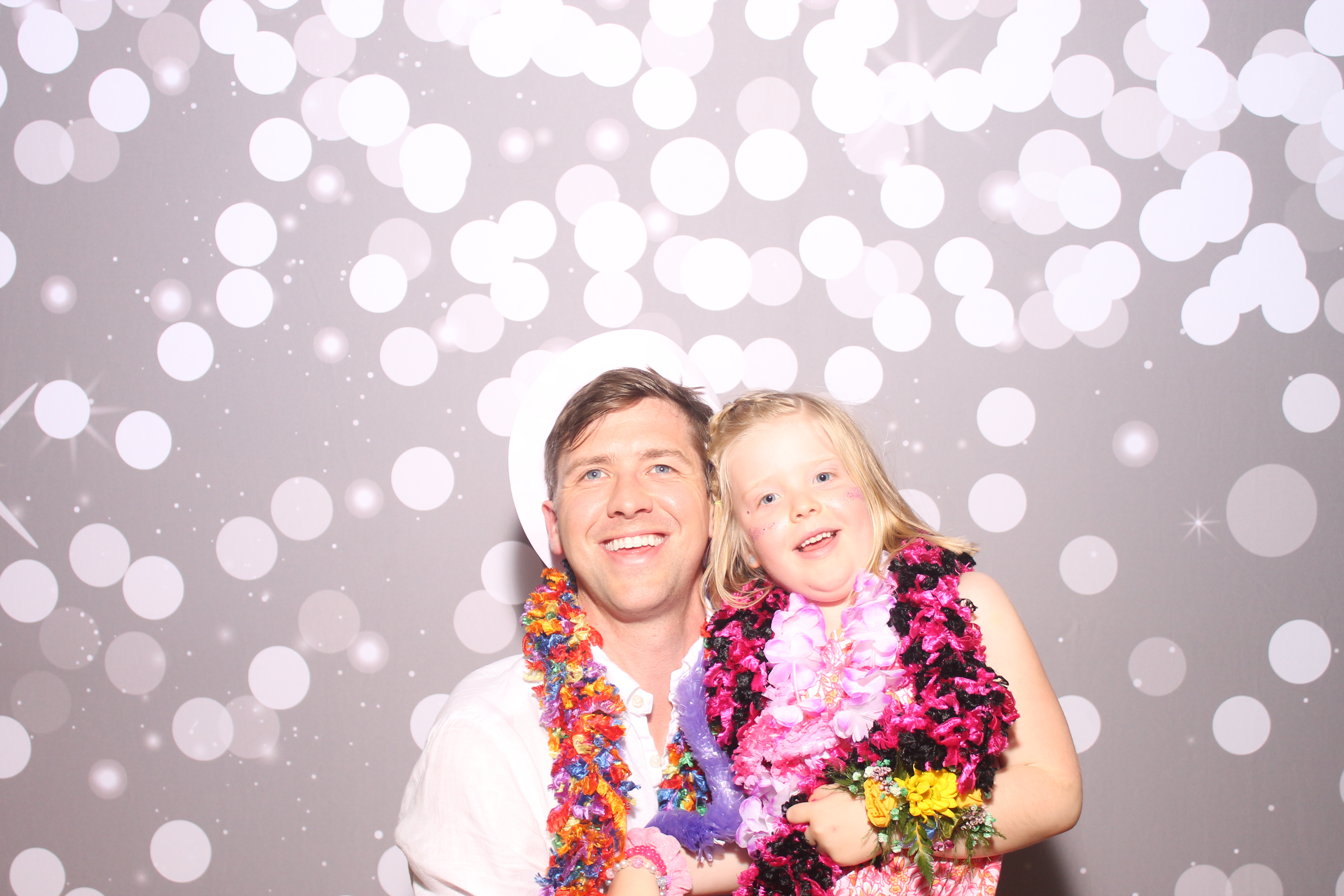 Mariemount Father Daughter Dance | View more photos from the event at gallery.photoboothcincy.com/u/PhotoBoothCincy/Mariemount-Father-Daughter-Dance-0