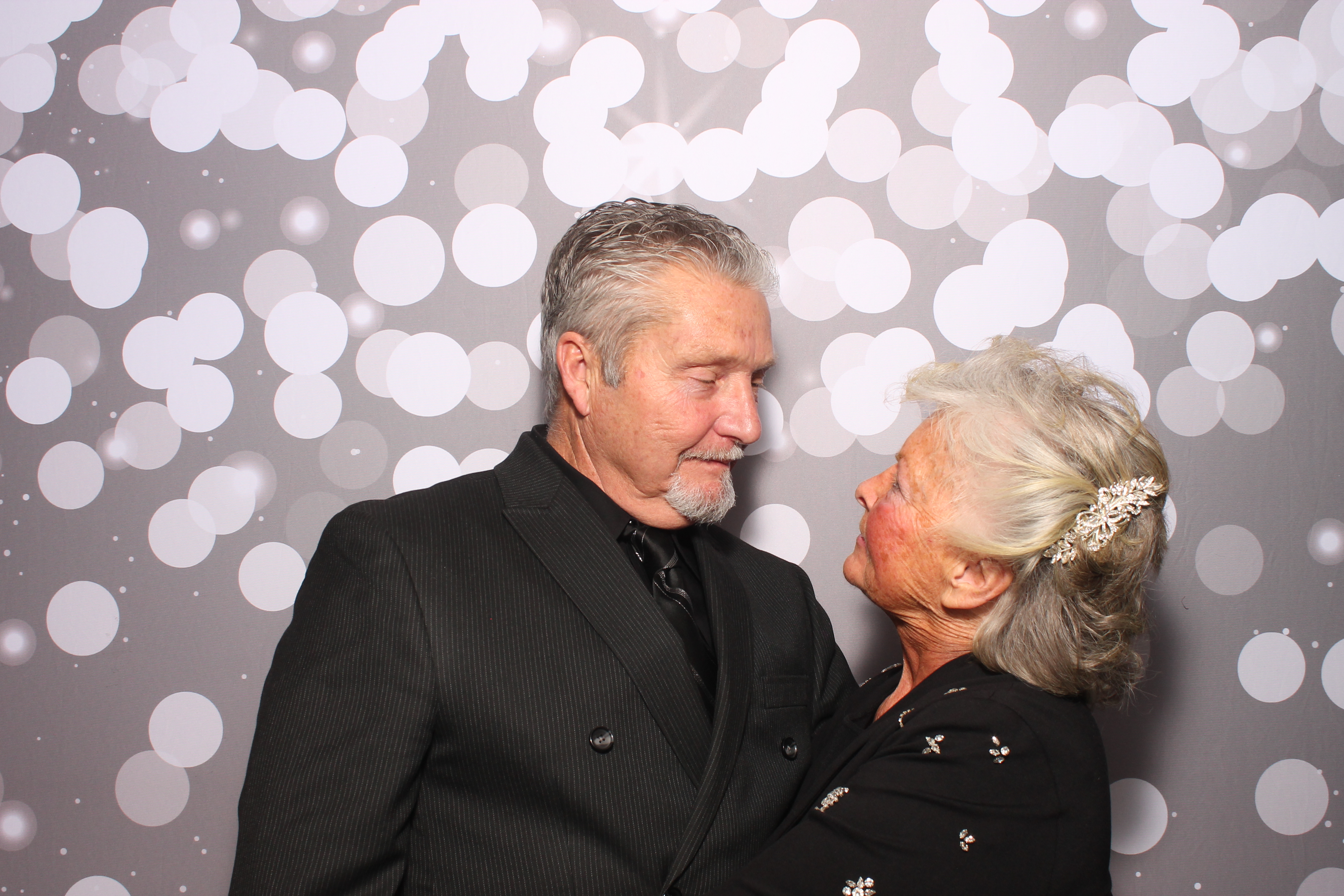 Marriage Focus  | View more photos from the event at gallery.photoboothcincy.com/u/PhotoBoothCincy/Marriage-Focus