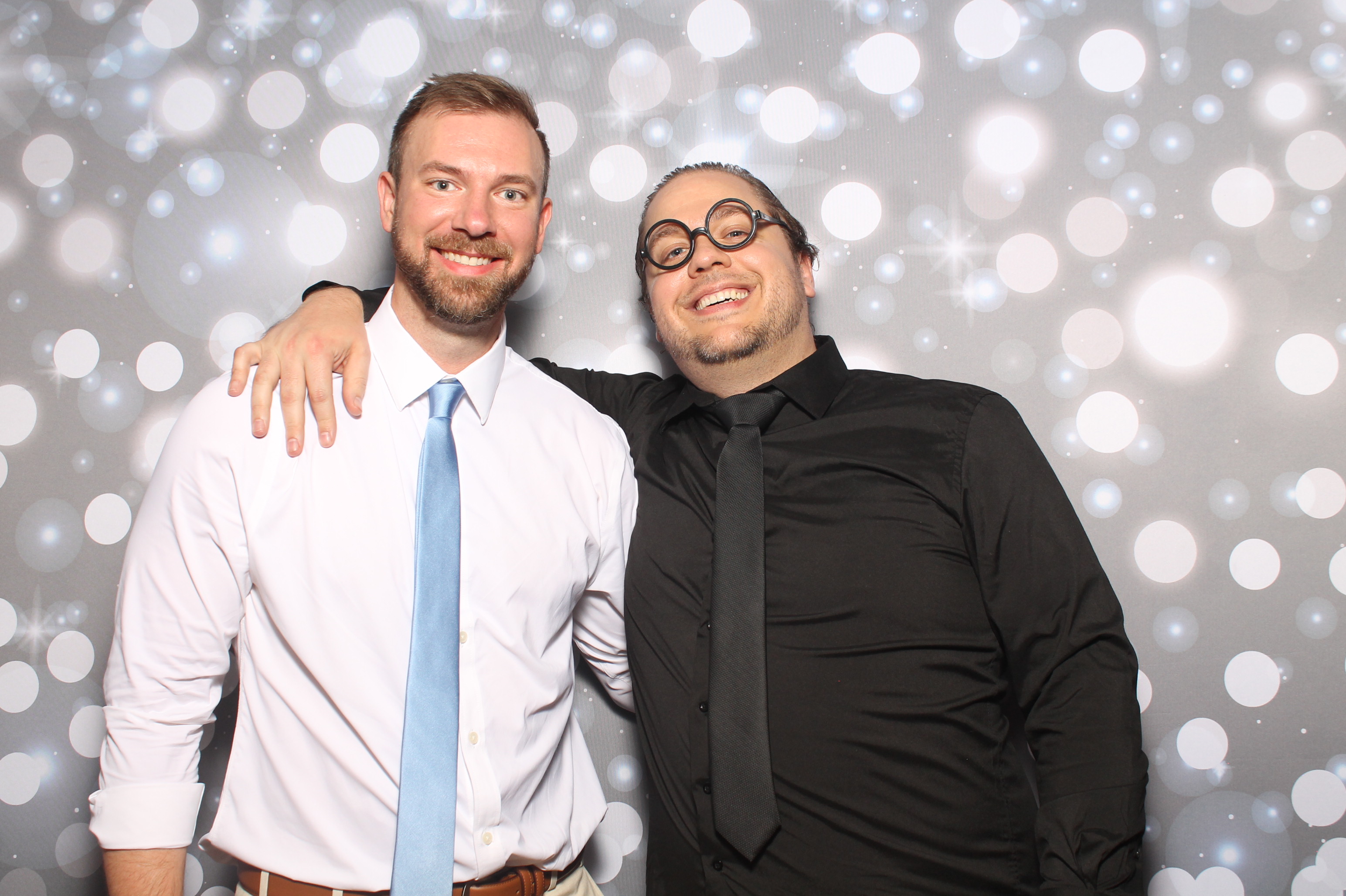 Matt & Shelbi Reception | View more photos from the event at gallery.photoboothcincy.com/u/PhotoBoothCincy/Matt-Shelbi-Reception
