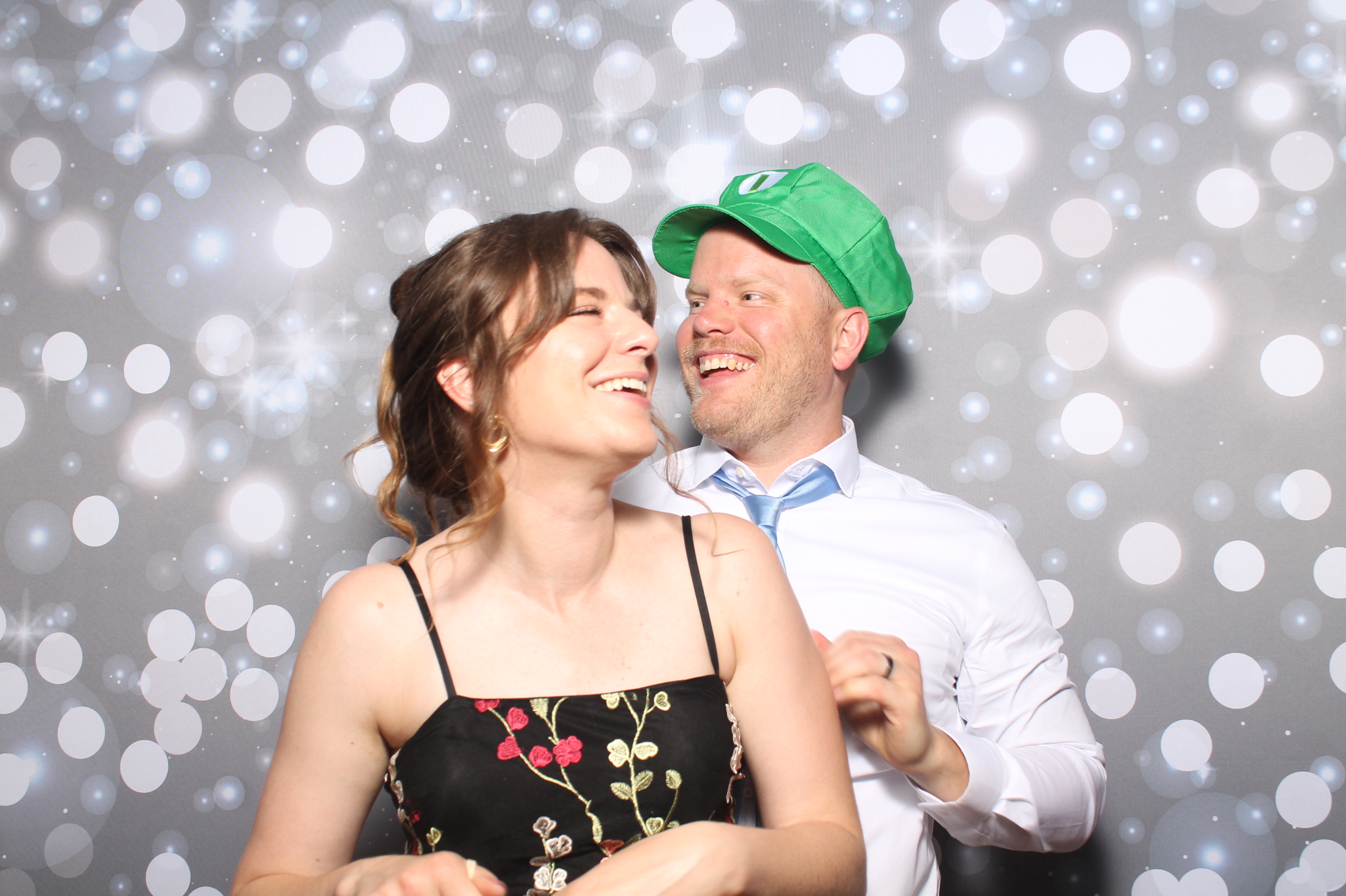 Matt & Shelbi Reception | View more photos from the event at gallery.photoboothcincy.com/u/PhotoBoothCincy/Matt-Shelbi-Reception