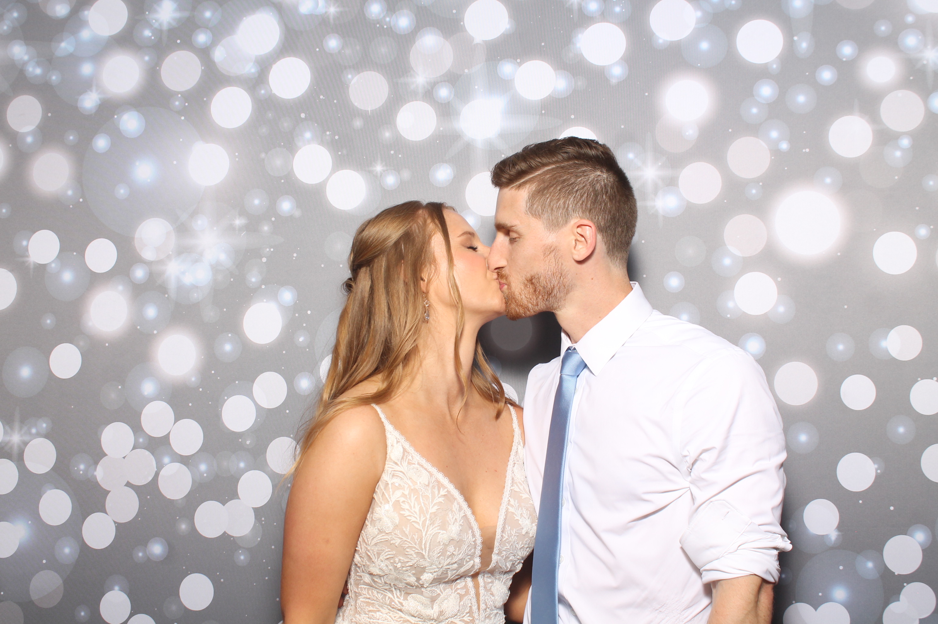 Matt & Shelbi Reception | View more photos from the event at gallery.photoboothcincy.com/u/PhotoBoothCincy/Matt-Shelbi-Reception