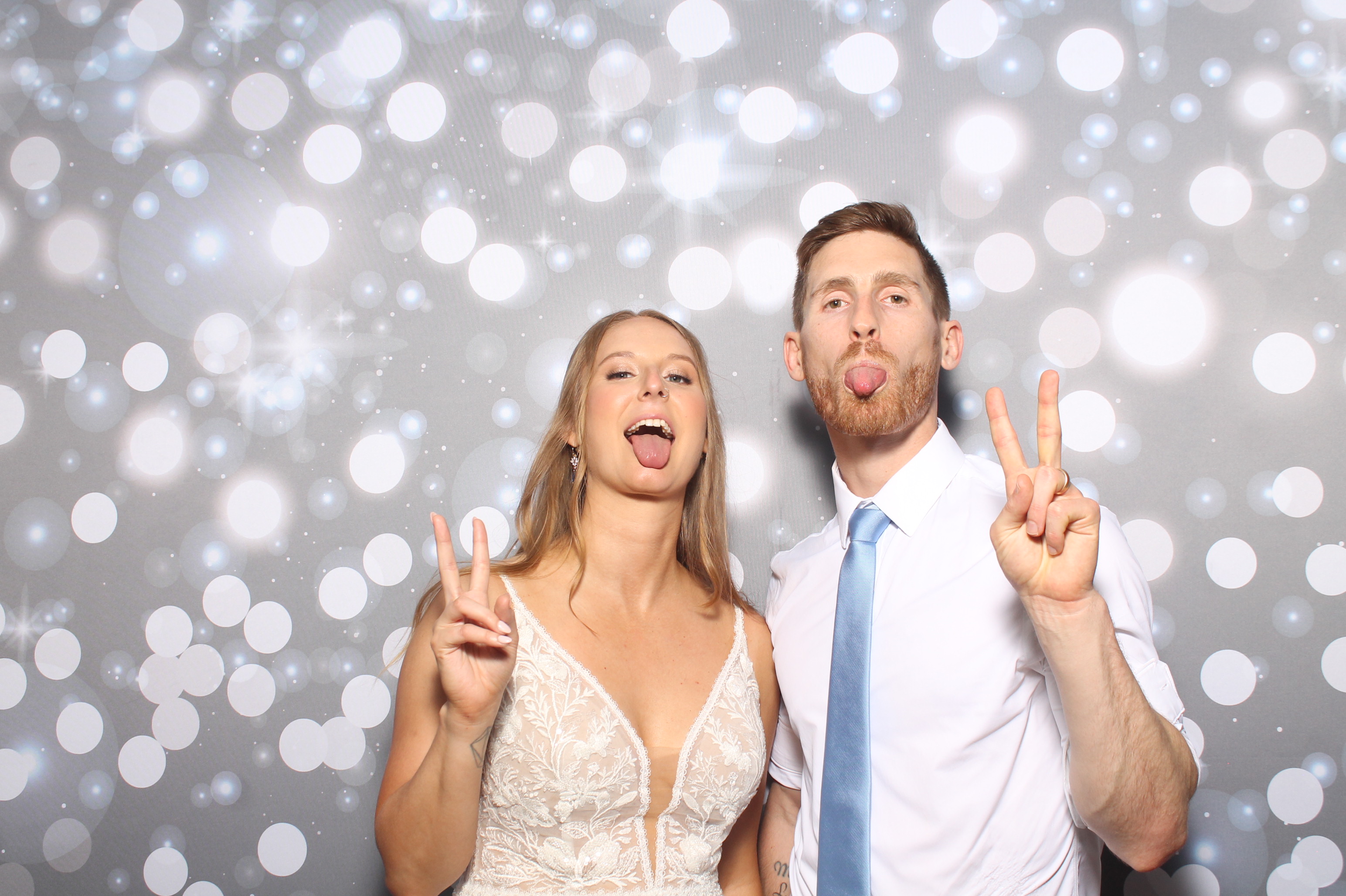 Matt & Shelbi Reception | View more photos from the event at gallery.photoboothcincy.com/u/PhotoBoothCincy/Matt-Shelbi-Reception