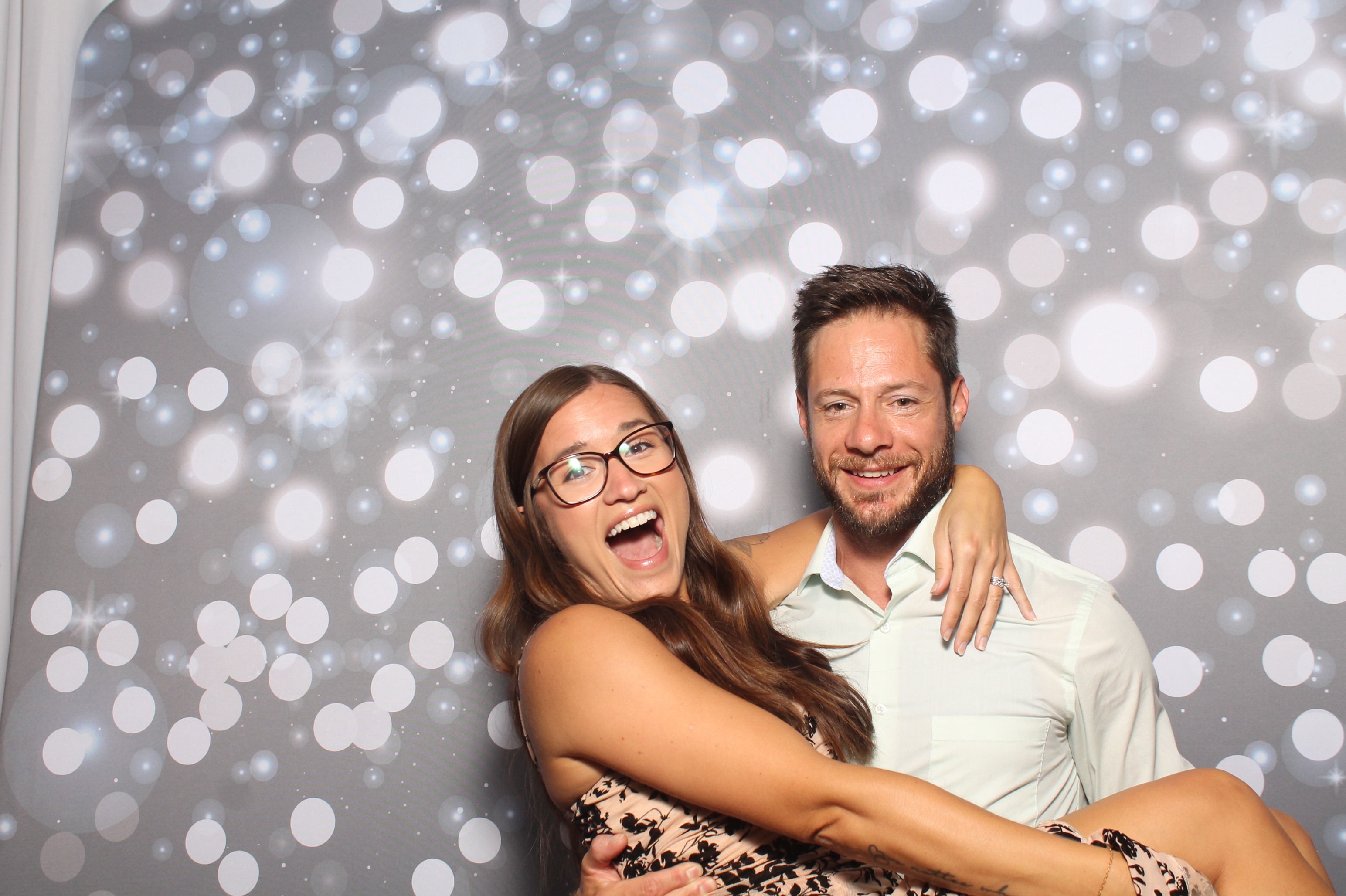 Matt & Shelbi Reception | View more photos from the event at gallery.photoboothcincy.com/u/PhotoBoothCincy/Matt-Shelbi-Reception