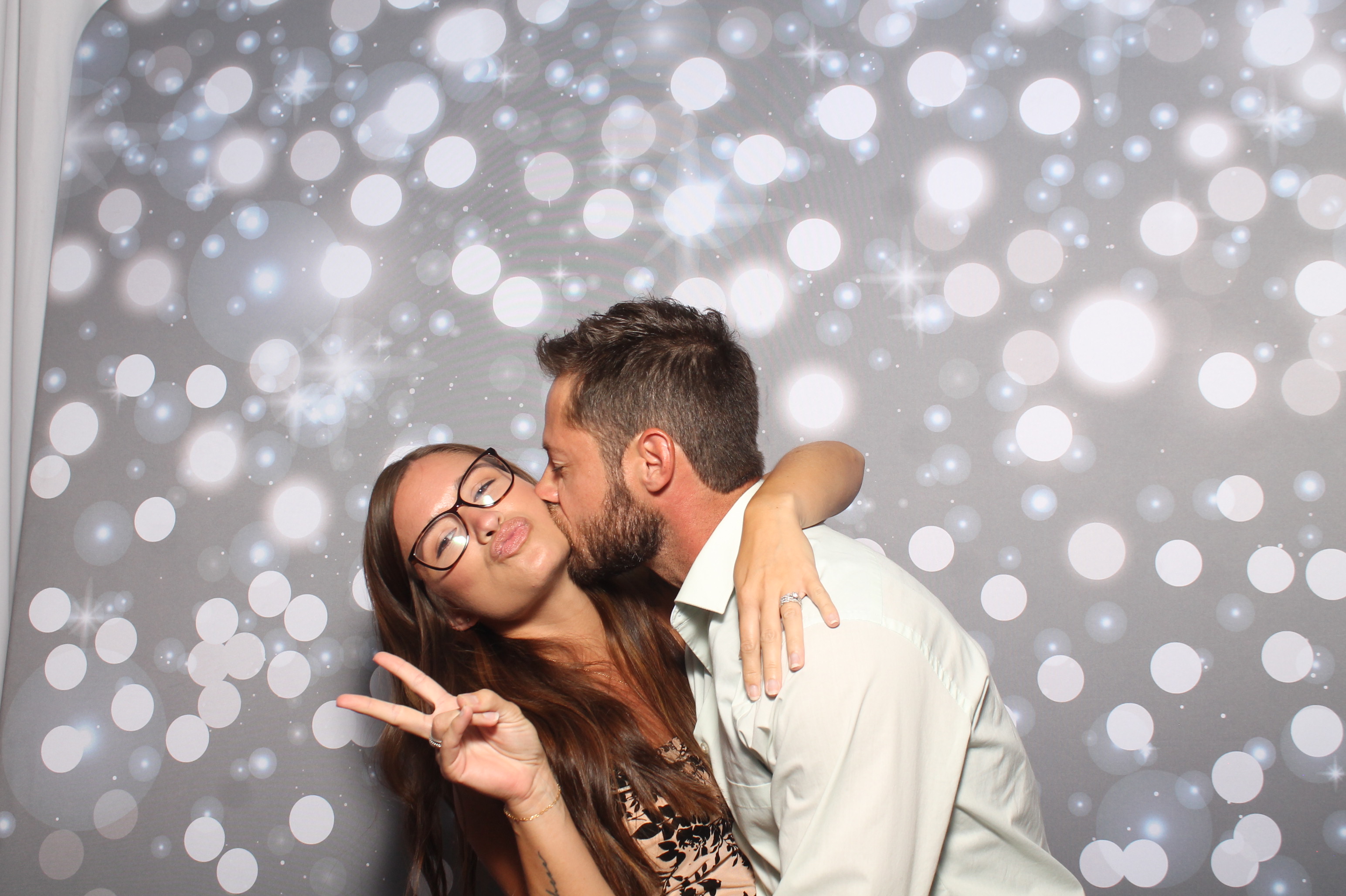 Matt & Shelbi Reception | View more photos from the event at gallery.photoboothcincy.com/u/PhotoBoothCincy/Matt-Shelbi-Reception