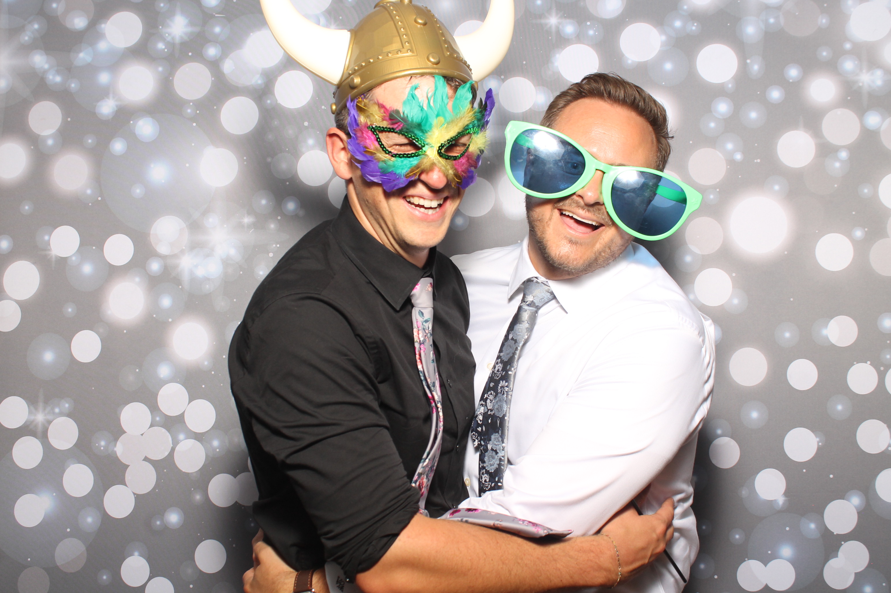 Matt & Shelbi Reception | View more photos from the event at gallery.photoboothcincy.com/u/PhotoBoothCincy/Matt-Shelbi-Reception