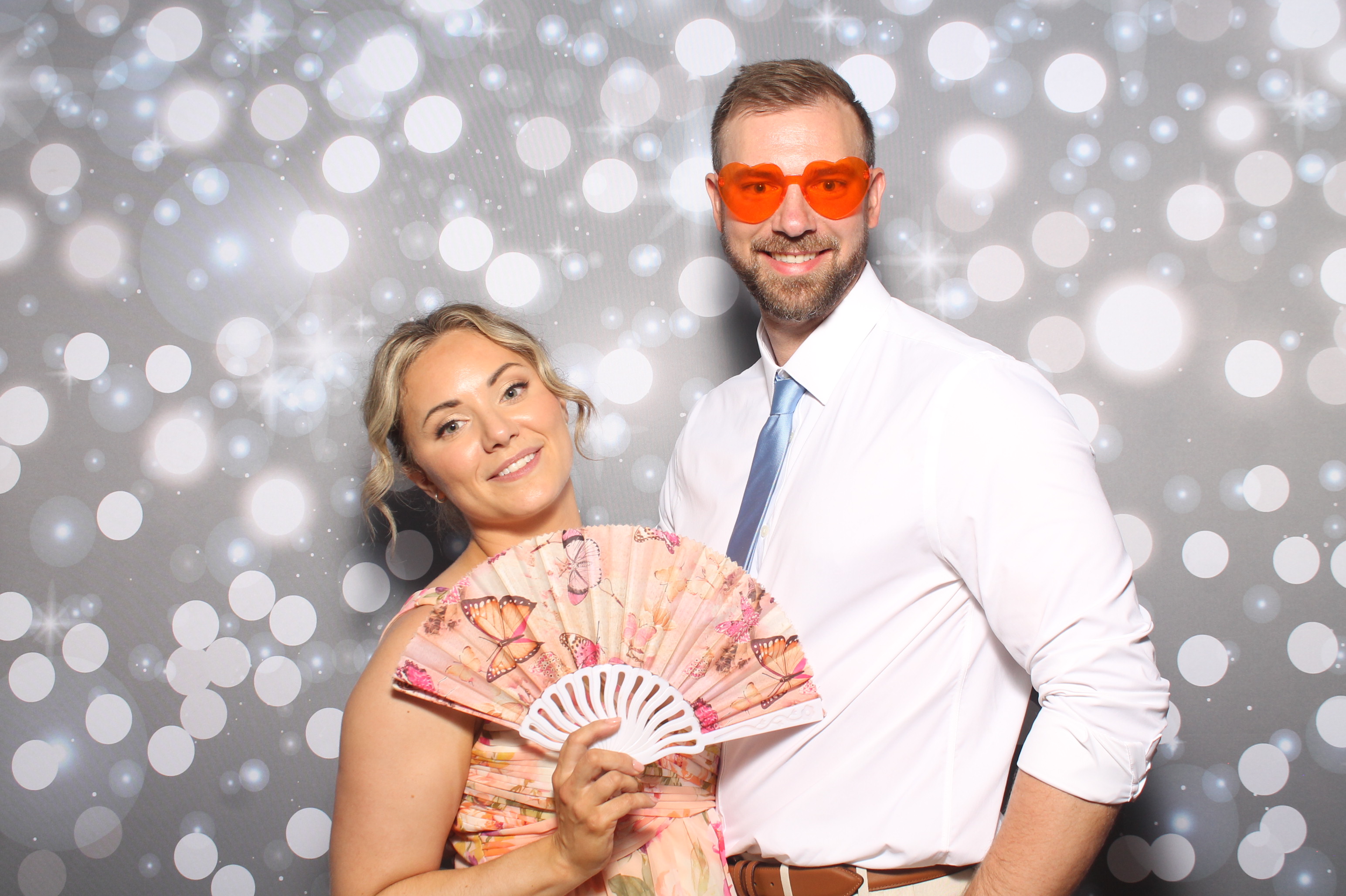 Matt & Shelbi Reception | View more photos from the event at gallery.photoboothcincy.com/u/PhotoBoothCincy/Matt-Shelbi-Reception