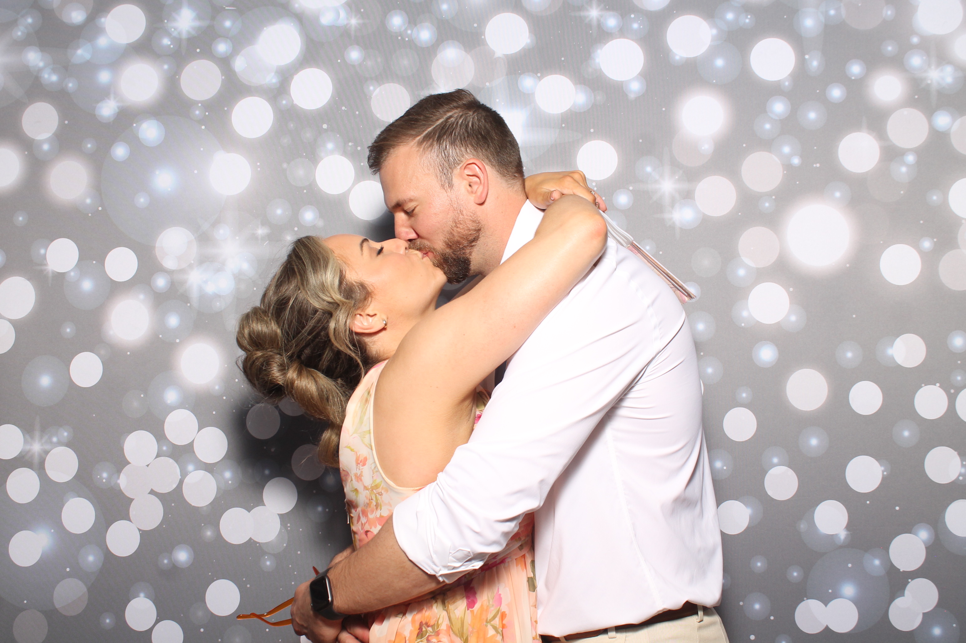 Matt & Shelbi Reception | View more photos from the event at gallery.photoboothcincy.com/u/PhotoBoothCincy/Matt-Shelbi-Reception