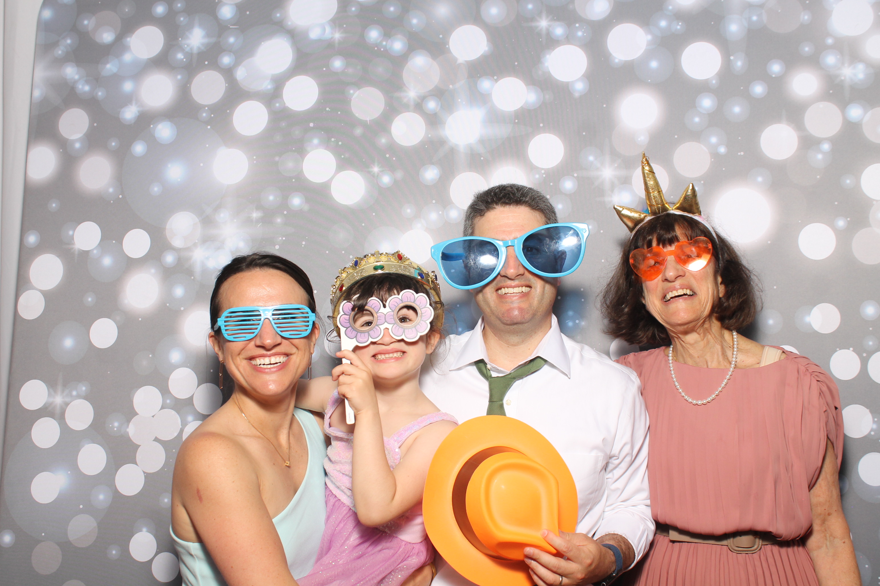 Matt & Shelbi Reception | View more photos from the event at gallery.photoboothcincy.com/u/PhotoBoothCincy/Matt-Shelbi-Reception