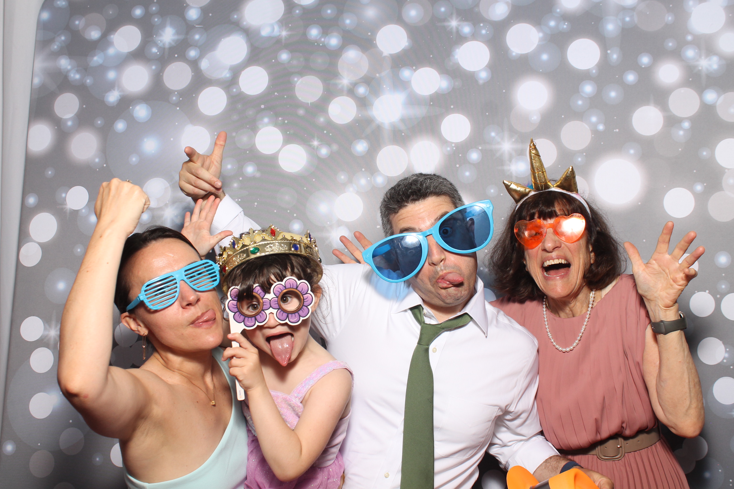 Matt & Shelbi Reception | View more photos from the event at gallery.photoboothcincy.com/u/PhotoBoothCincy/Matt-Shelbi-Reception