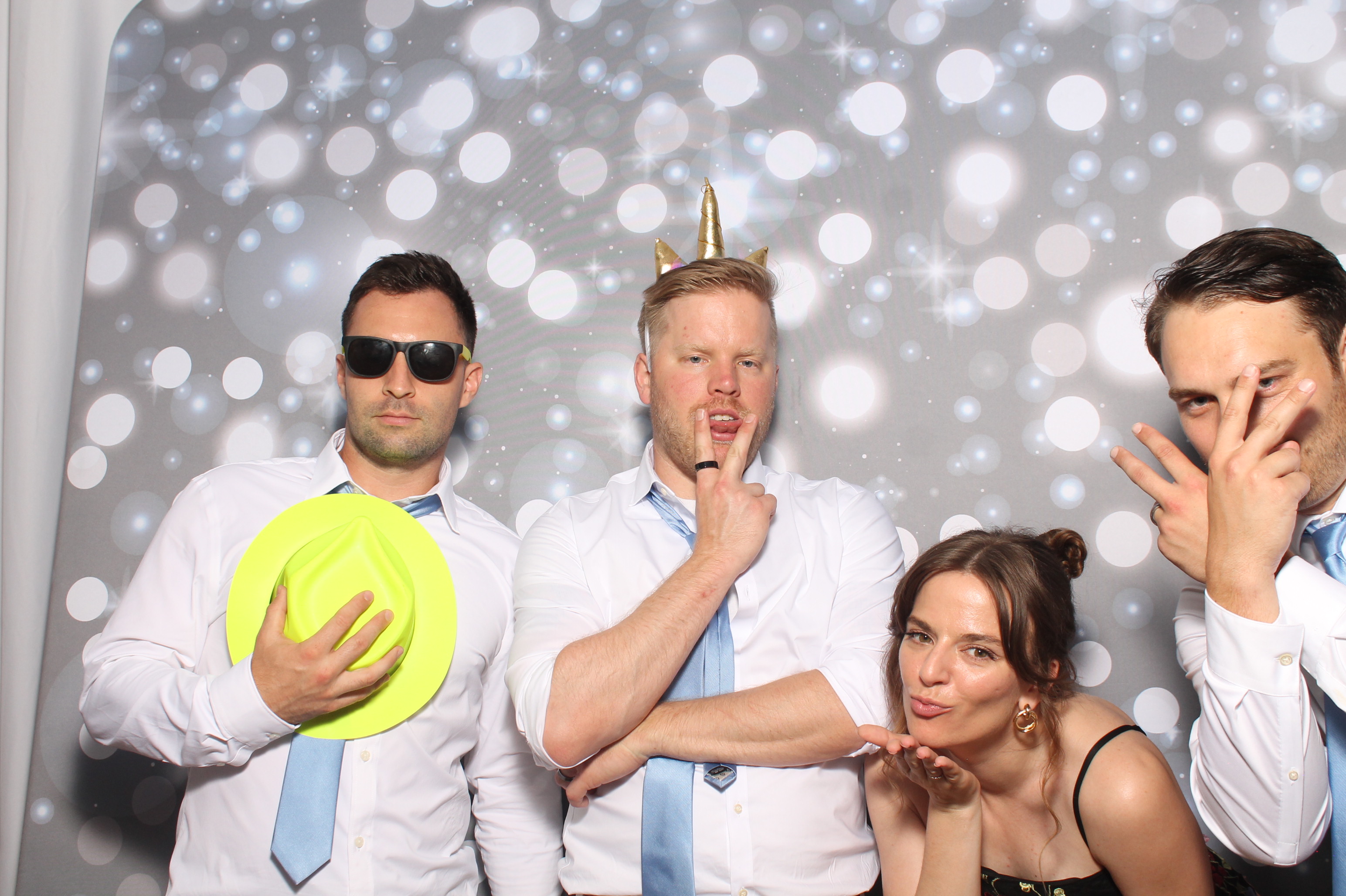 Matt & Shelbi Reception | View more photos from the event at gallery.photoboothcincy.com/u/PhotoBoothCincy/Matt-Shelbi-Reception