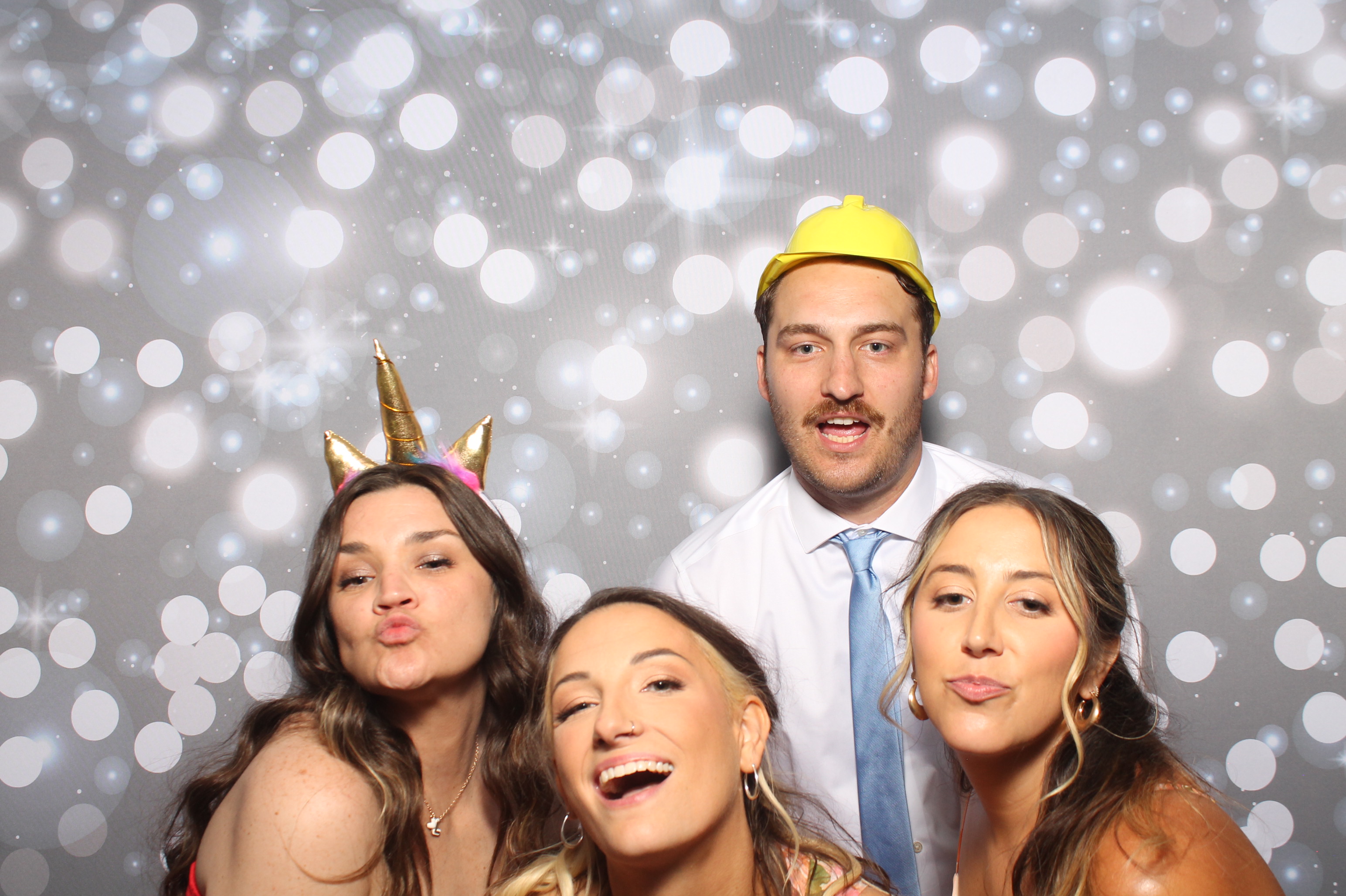 Matt & Shelbi Reception | View more photos from the event at gallery.photoboothcincy.com/u/PhotoBoothCincy/Matt-Shelbi-Reception