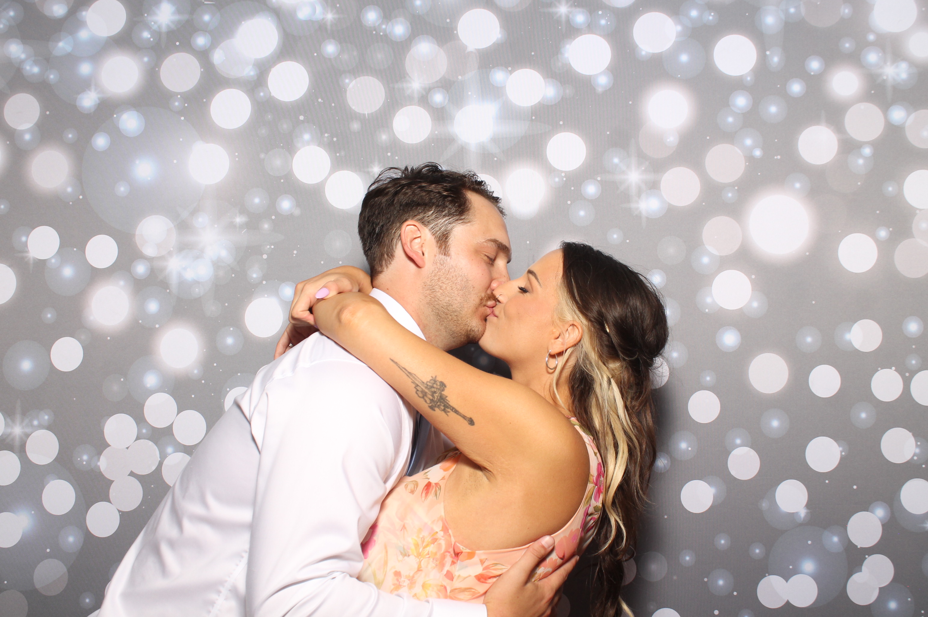 Matt & Shelbi Reception | View more photos from the event at gallery.photoboothcincy.com/u/PhotoBoothCincy/Matt-Shelbi-Reception