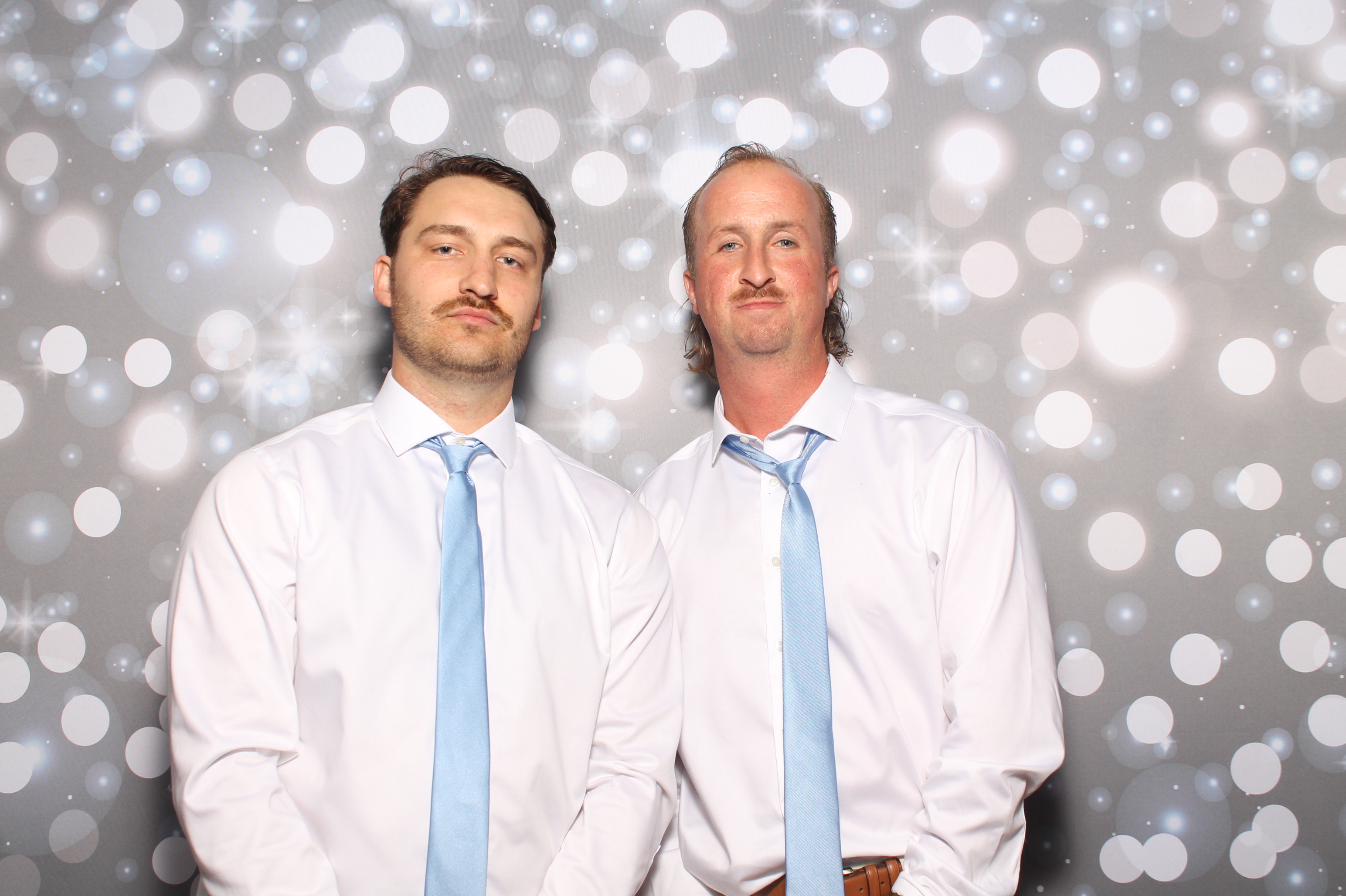 Matt & Shelbi Reception | View more photos from the event at gallery.photoboothcincy.com/u/PhotoBoothCincy/Matt-Shelbi-Reception