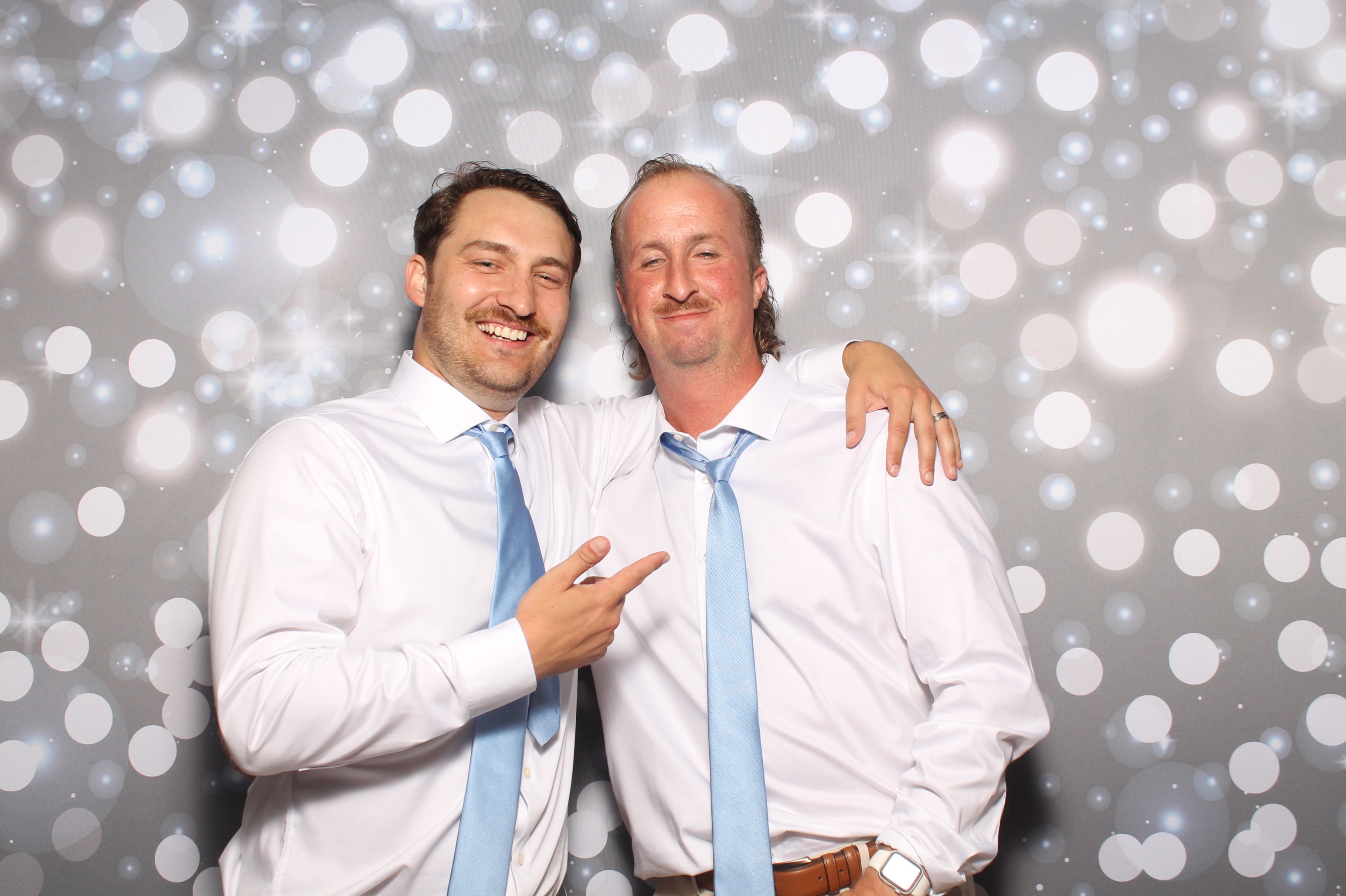 Matt & Shelbi Reception | View more photos from the event at gallery.photoboothcincy.com/u/PhotoBoothCincy/Matt-Shelbi-Reception