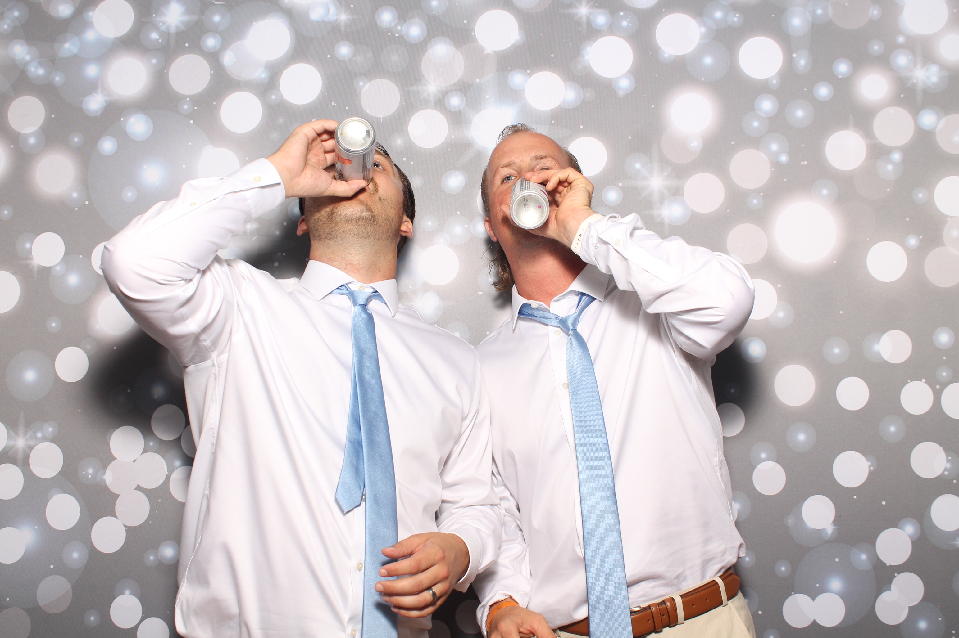 Matt & Shelbi Reception | View more photos from the event at gallery.photoboothcincy.com/u/PhotoBoothCincy/Matt-Shelbi-Reception