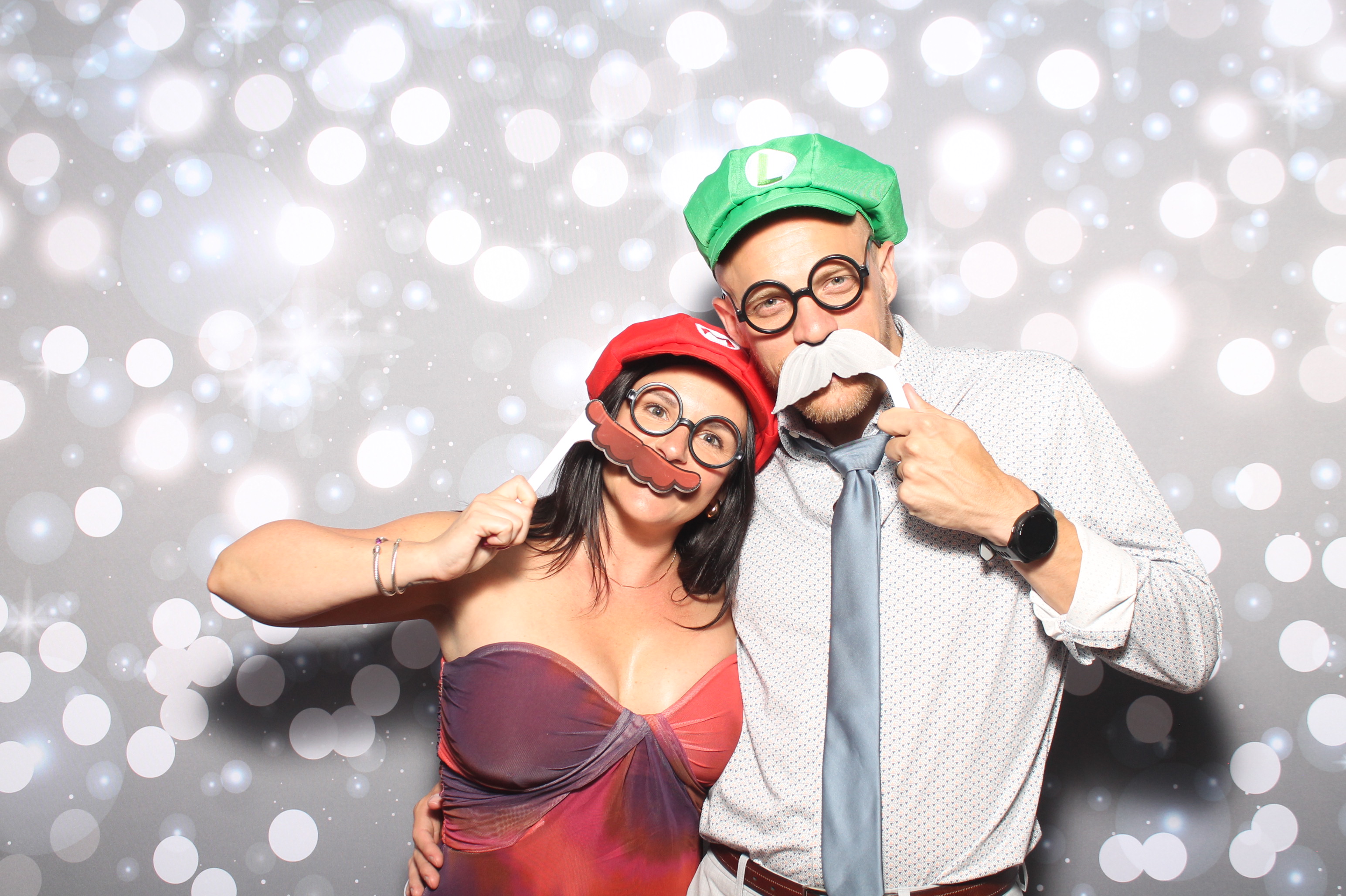 Matt & Shelbi Reception | View more photos from the event at gallery.photoboothcincy.com/u/PhotoBoothCincy/Matt-Shelbi-Reception
