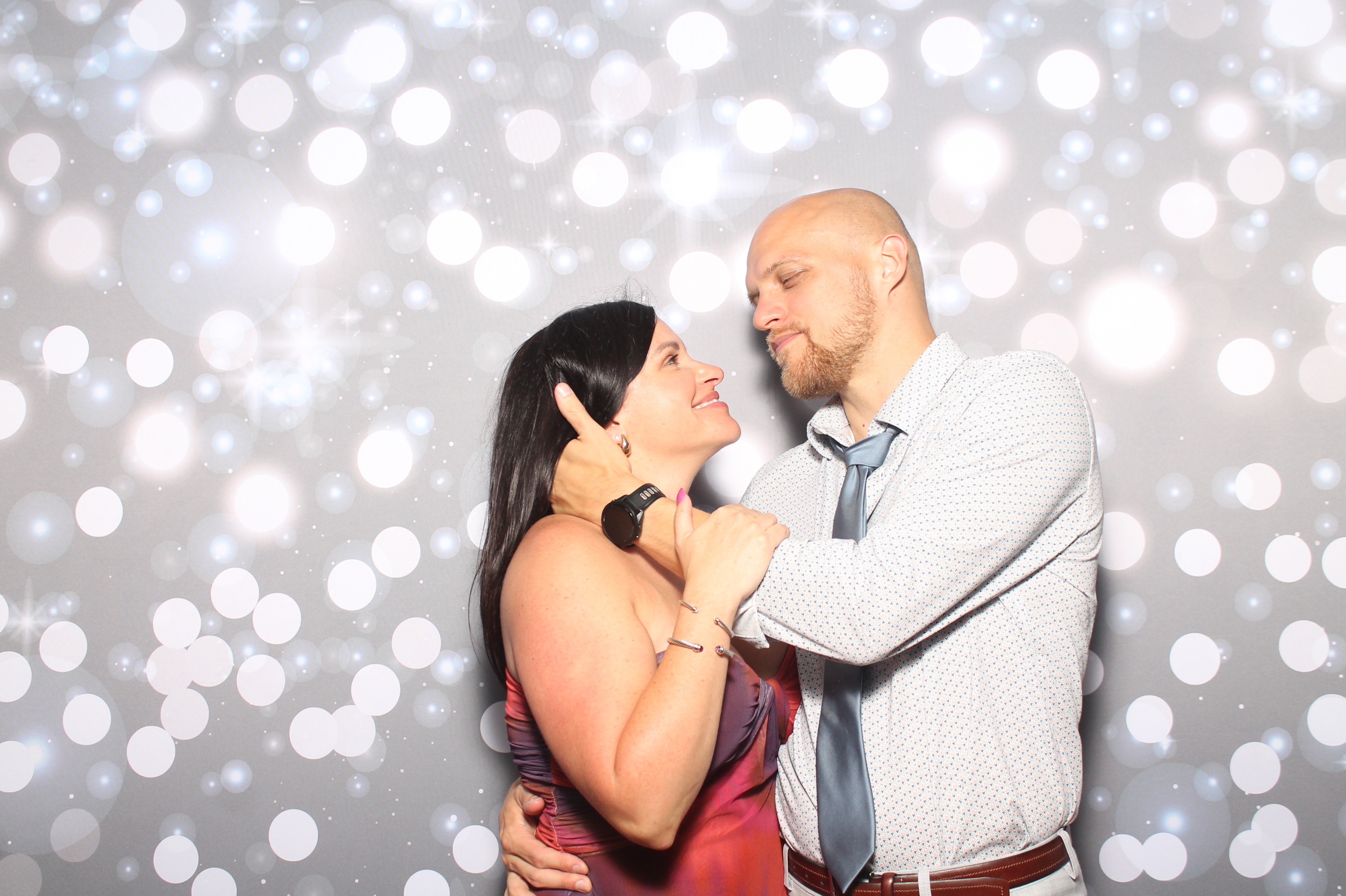 Matt & Shelbi Reception | View more photos from the event at gallery.photoboothcincy.com/u/PhotoBoothCincy/Matt-Shelbi-Reception