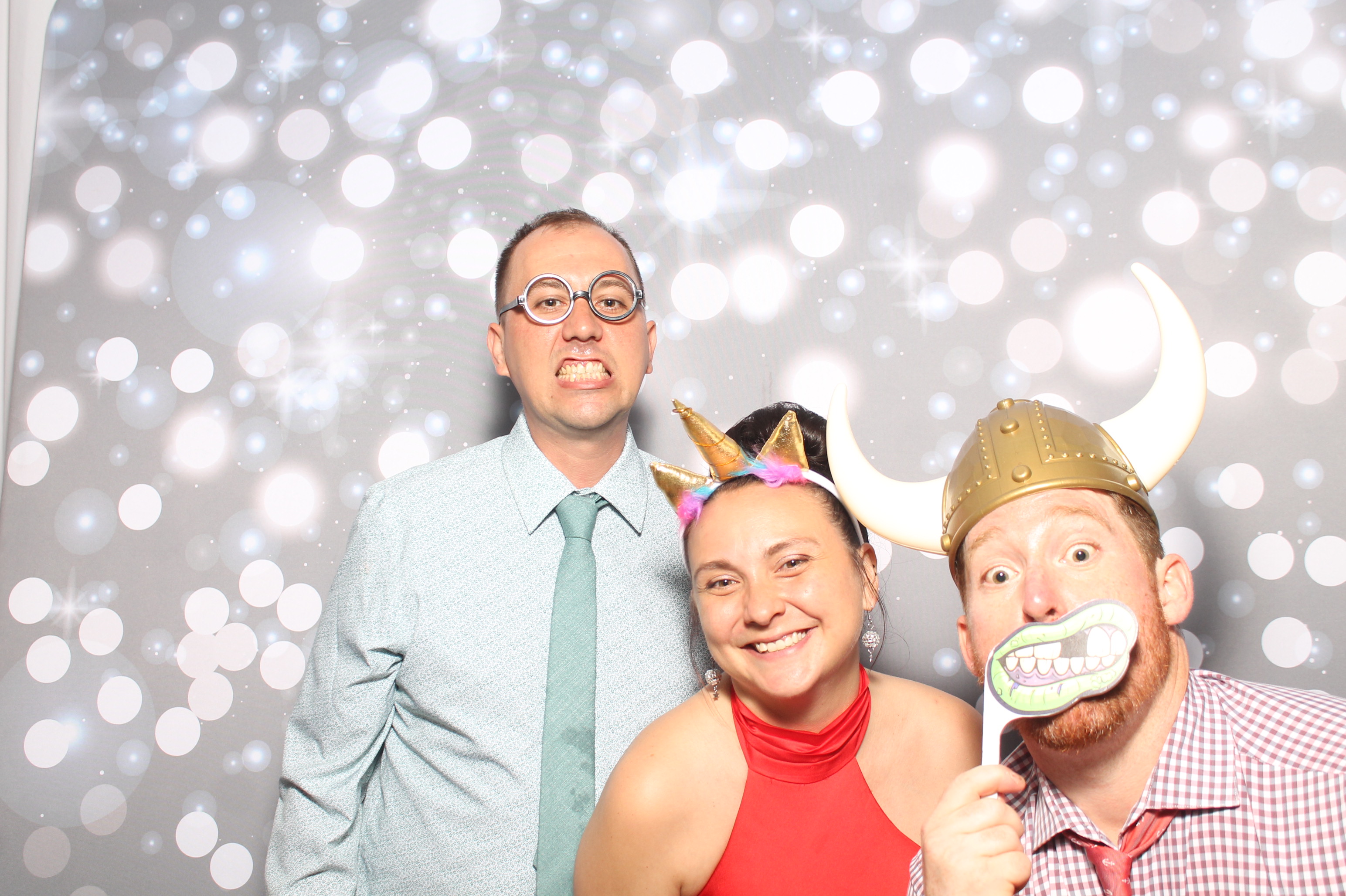 Matt & Shelbi Reception | View more photos from the event at gallery.photoboothcincy.com/u/PhotoBoothCincy/Matt-Shelbi-Reception