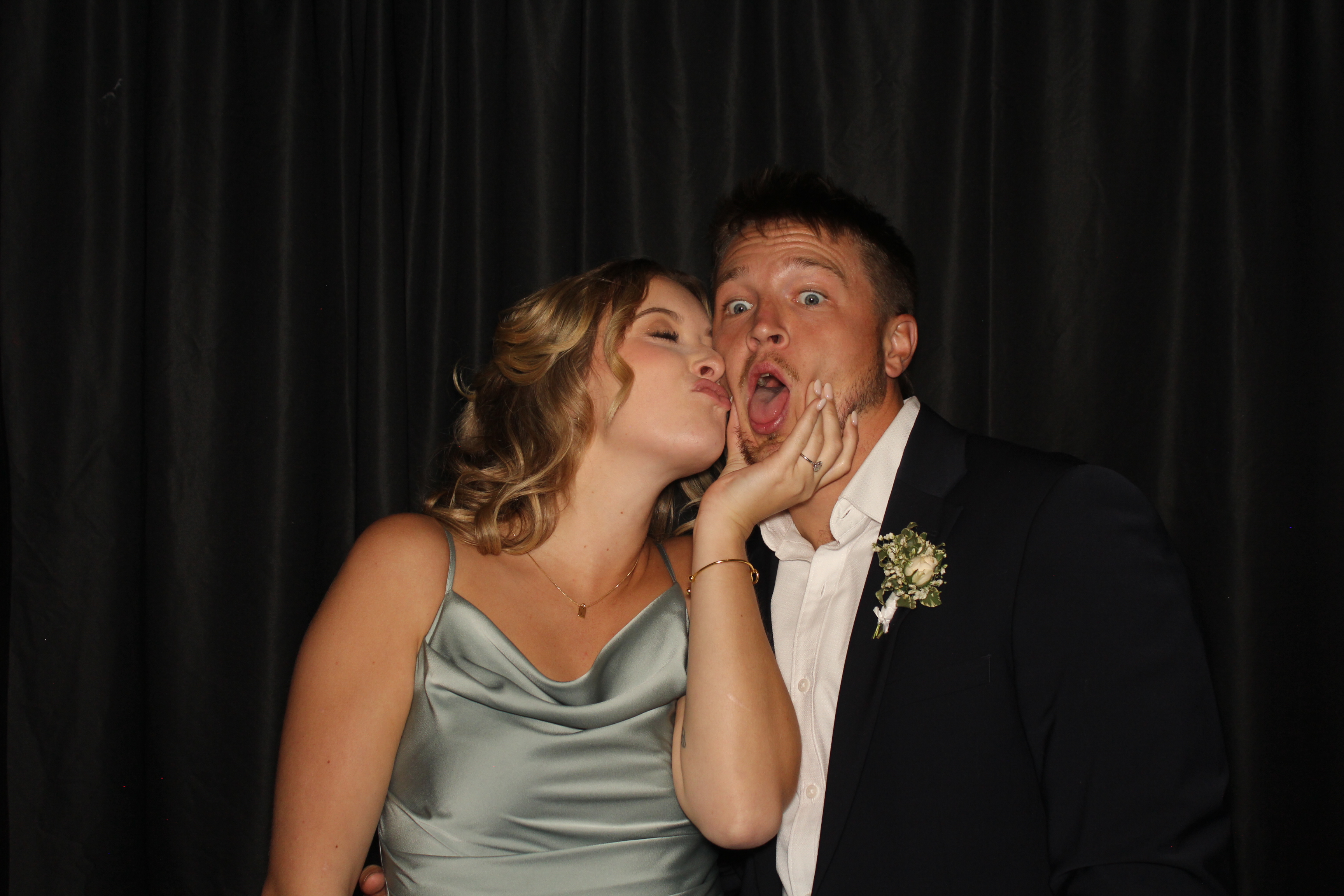 Matthew & Kaylee | View more photos from the event at gallery.photoboothcincy.com/u/PhotoBoothCincy/Matthew-Kaylee