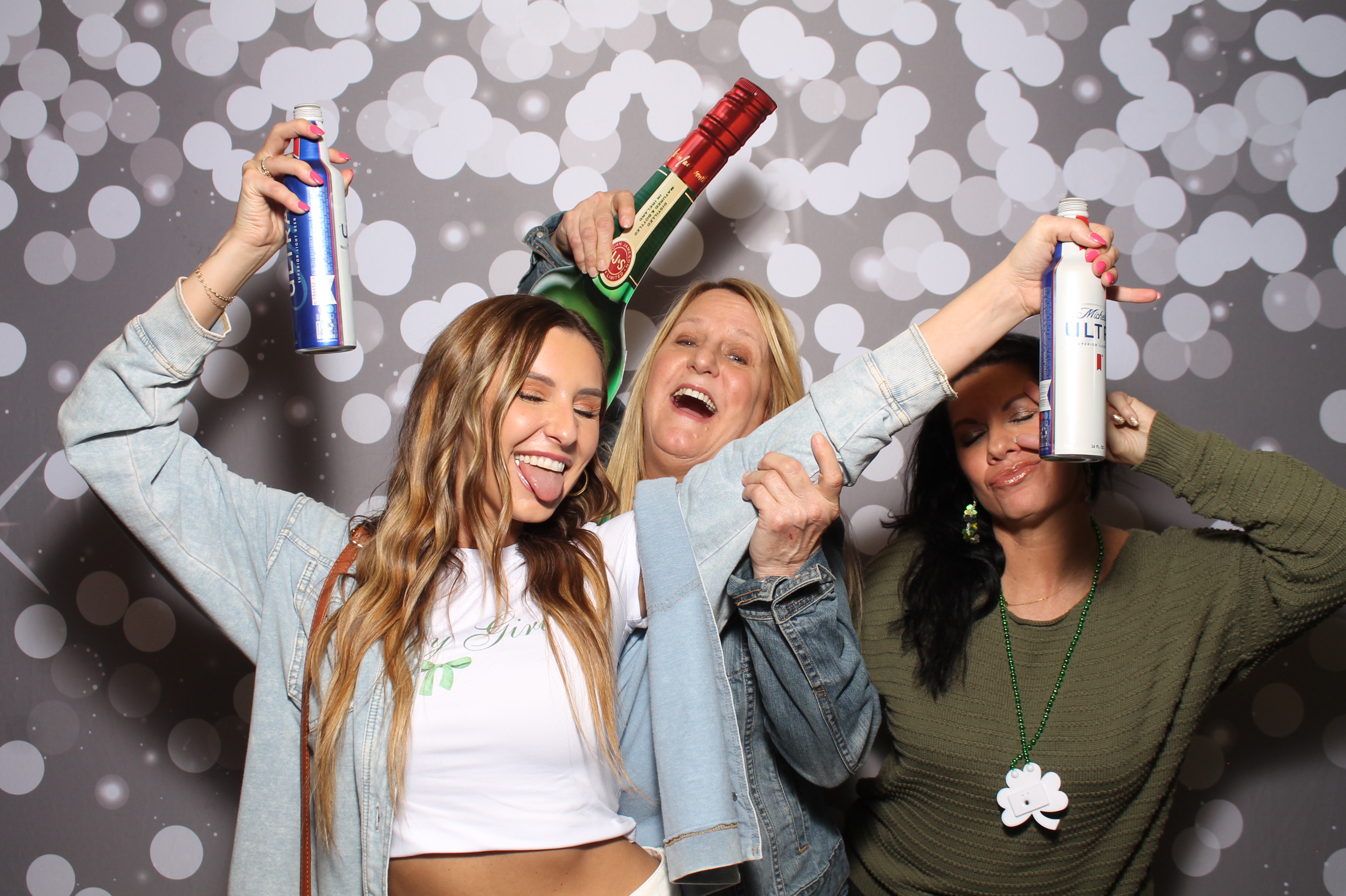 Molly Malone's St. Patricks | View more photos from the event at gallery.photoboothcincy.com/u/PhotoBoothCincy/Molly-Malones-St-Patricks