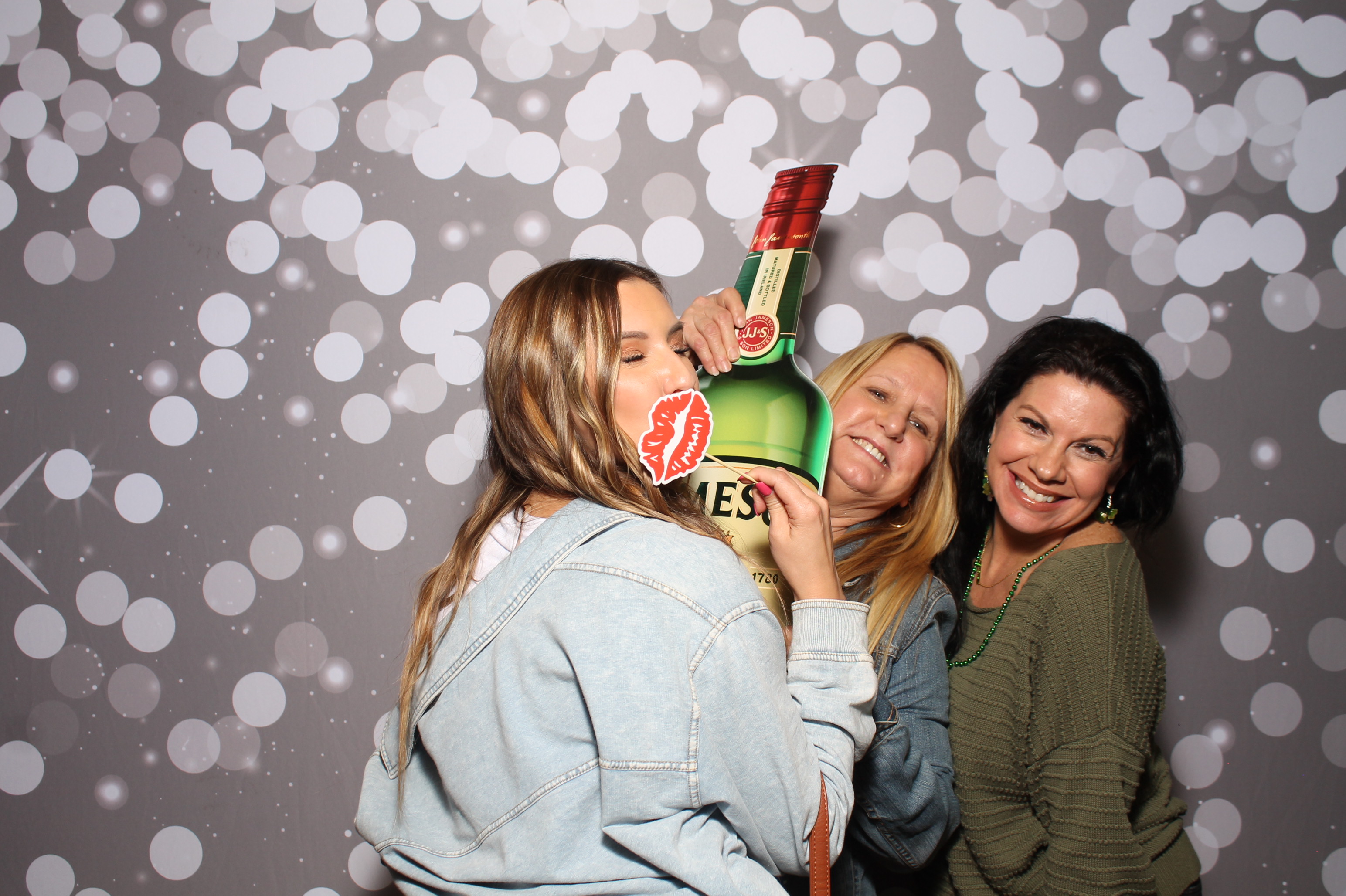 Molly Malone's St. Patricks | View more photos from the event at gallery.photoboothcincy.com/u/PhotoBoothCincy/Molly-Malones-St-Patricks