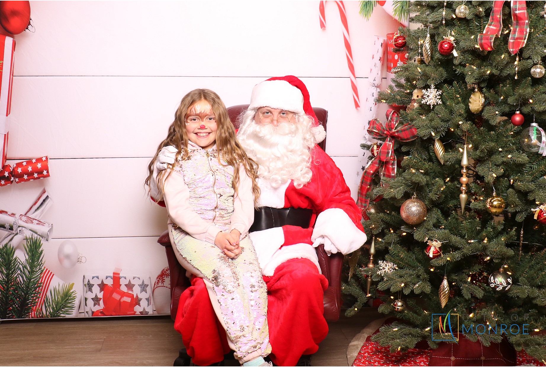 Monroe Tree Lighting | View more photos from the event at gallery.photoboothcincy.com/u/PhotoBoothCincy/Monroe-Tree-Lighting