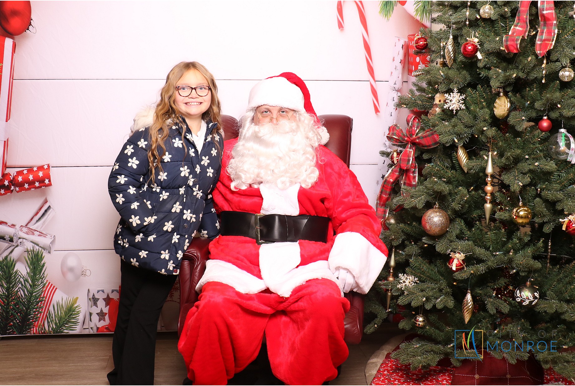 Monroe Tree Lighting | View more photos from the event at gallery.photoboothcincy.com/u/PhotoBoothCincy/Monroe-Tree-Lighting