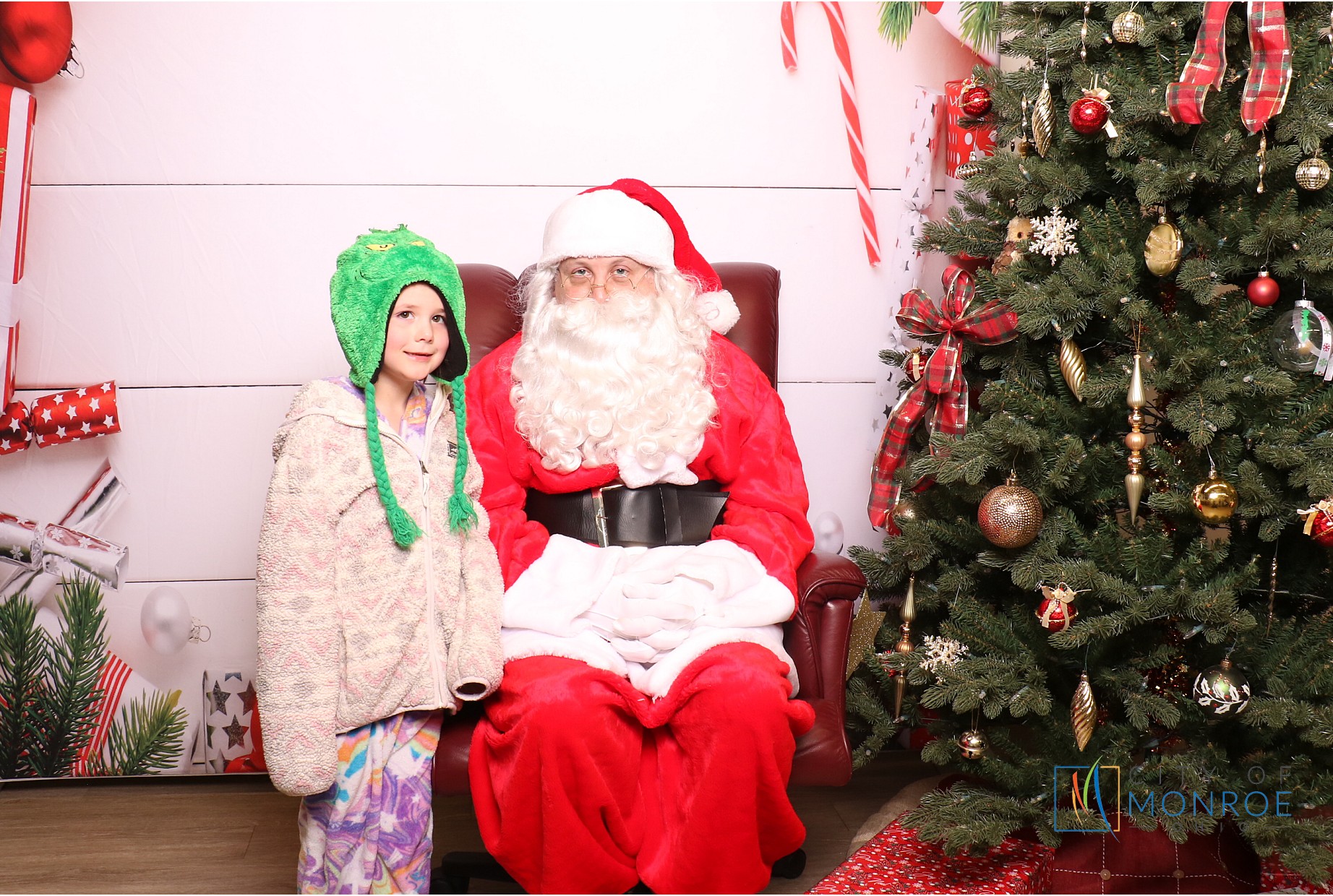 Monroe Tree Lighting | View more photos from the event at gallery.photoboothcincy.com/u/PhotoBoothCincy/Monroe-Tree-Lighting