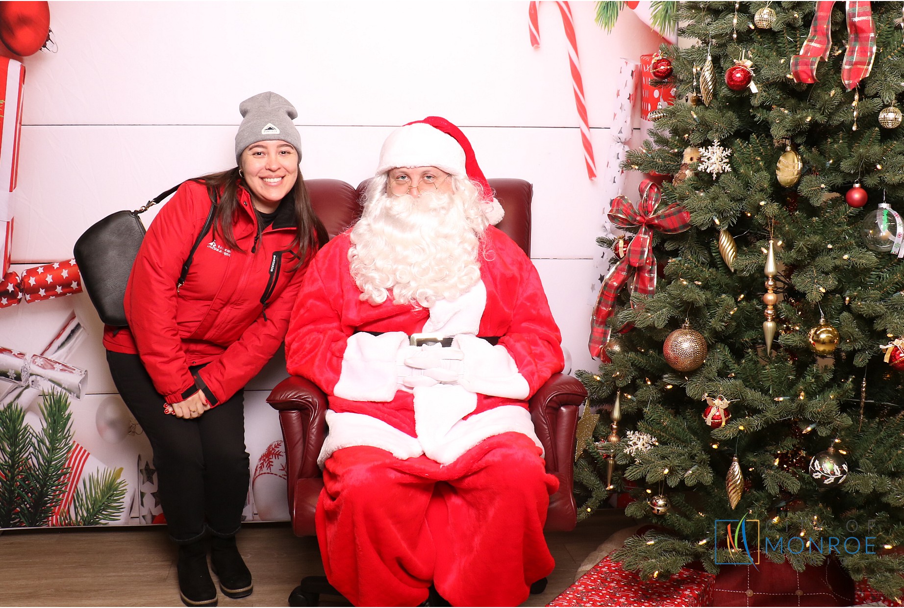 Monroe Tree Lighting | View more photos from the event at gallery.photoboothcincy.com/u/PhotoBoothCincy/Monroe-Tree-Lighting