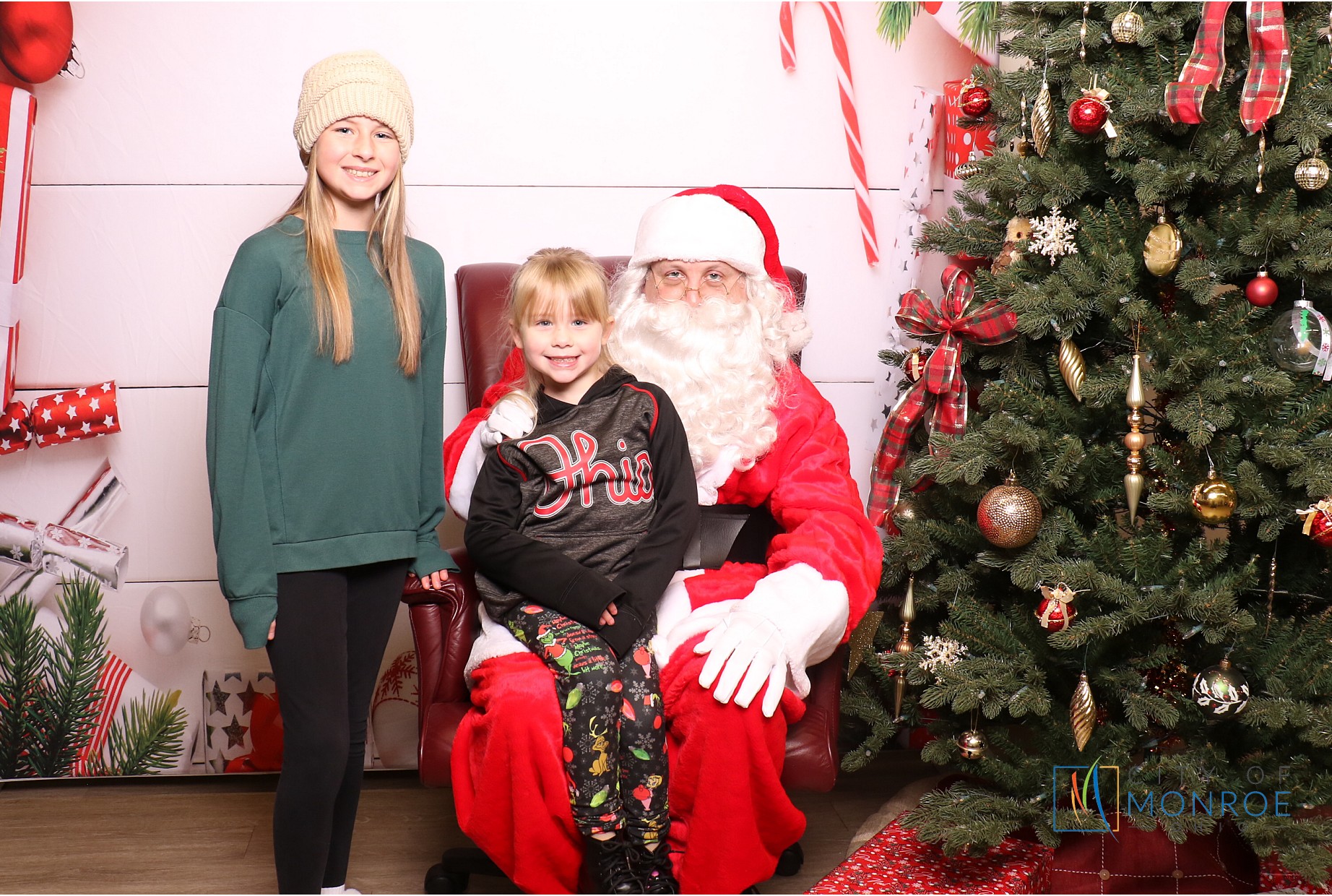 Monroe Tree Lighting | View more photos from the event at gallery.photoboothcincy.com/u/PhotoBoothCincy/Monroe-Tree-Lighting