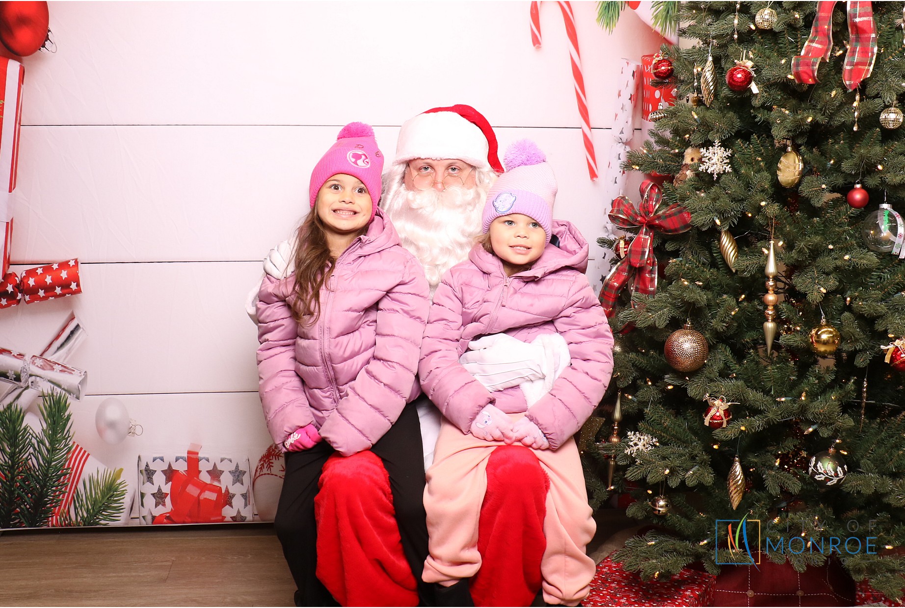 Monroe Tree Lighting | View more photos from the event at gallery.photoboothcincy.com/u/PhotoBoothCincy/Monroe-Tree-Lighting