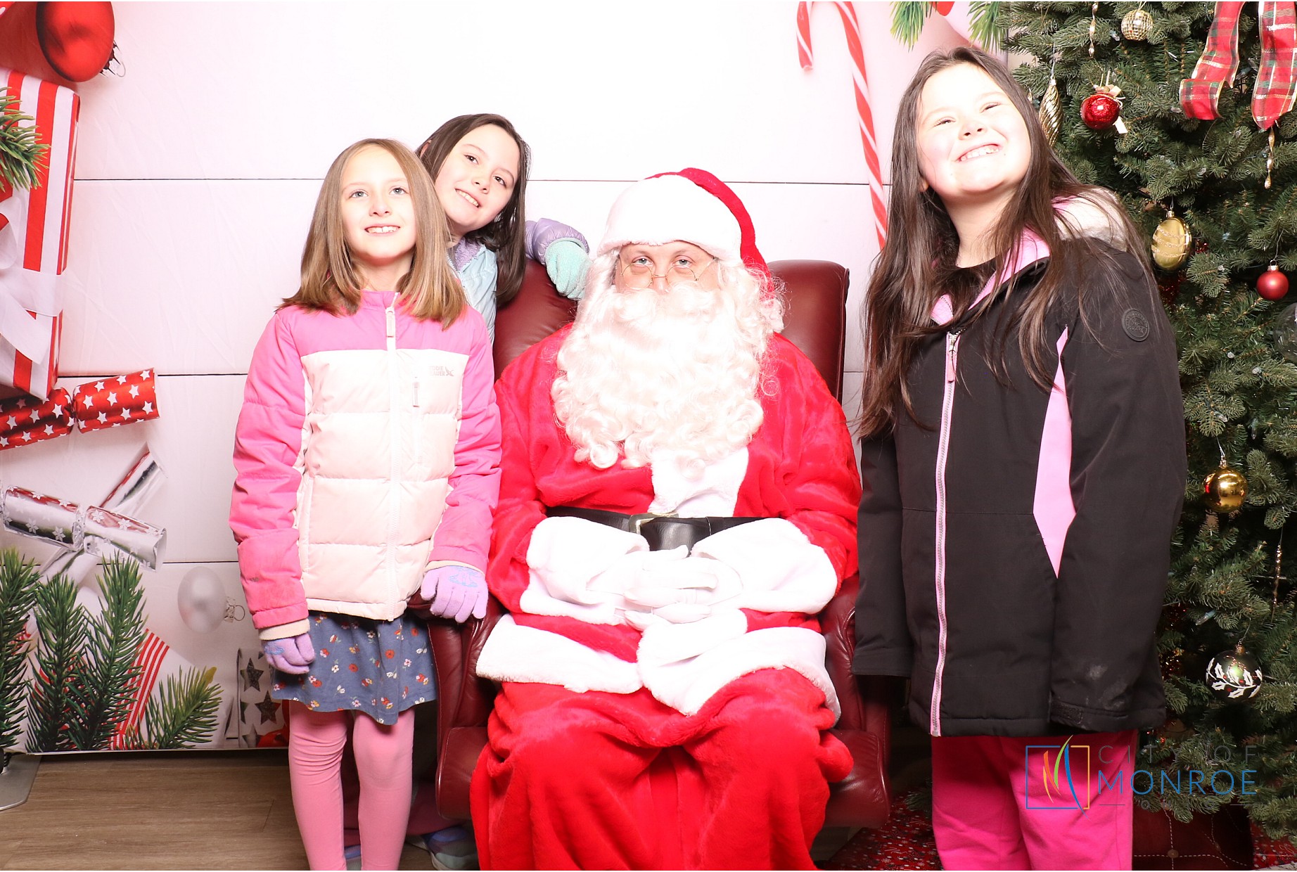Monroe Tree Lighting | View more photos from the event at gallery.photoboothcincy.com/u/PhotoBoothCincy/Monroe-Tree-Lighting